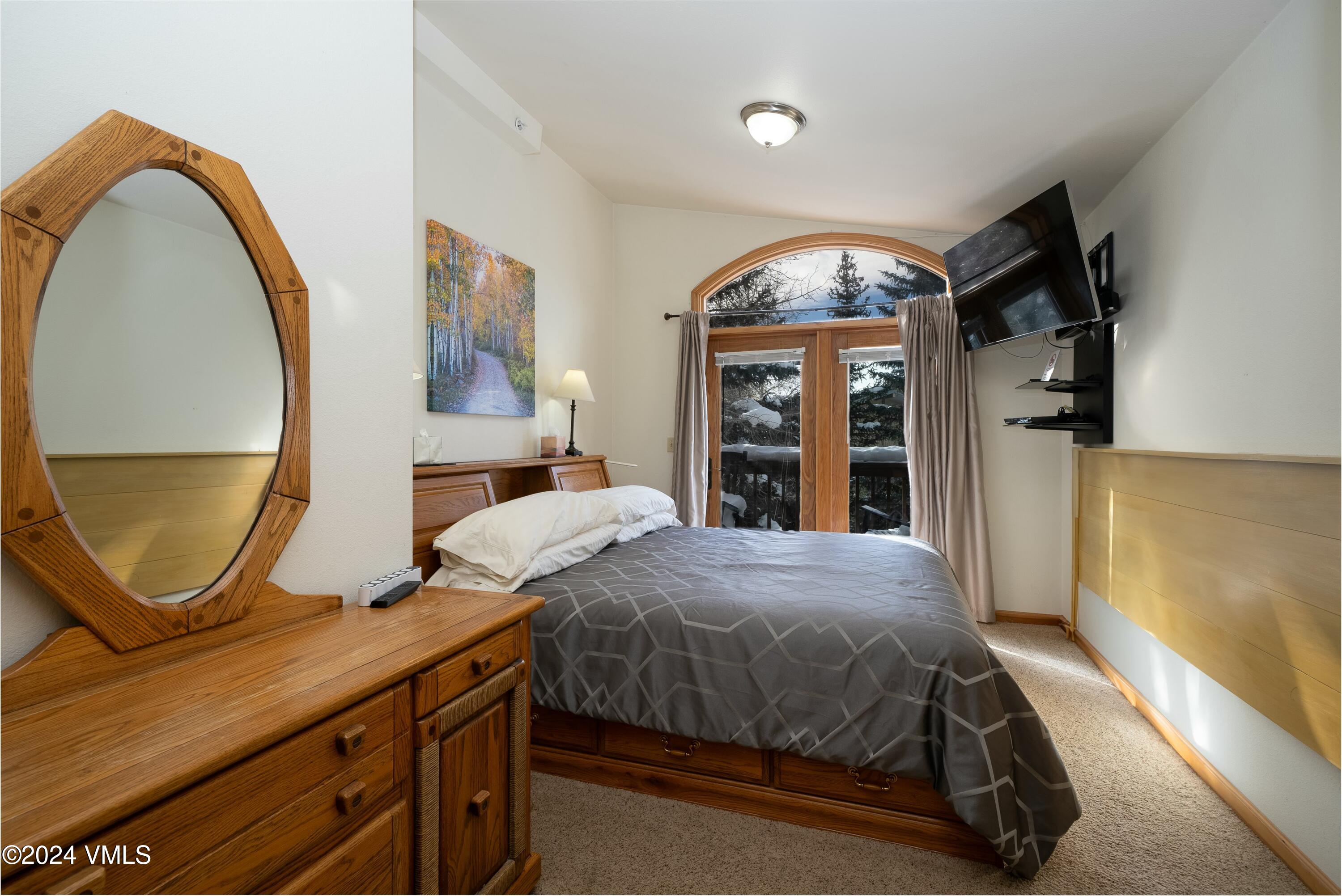 228 & 238 W Beaver Creek Boulevard, A & B Property Photo 54