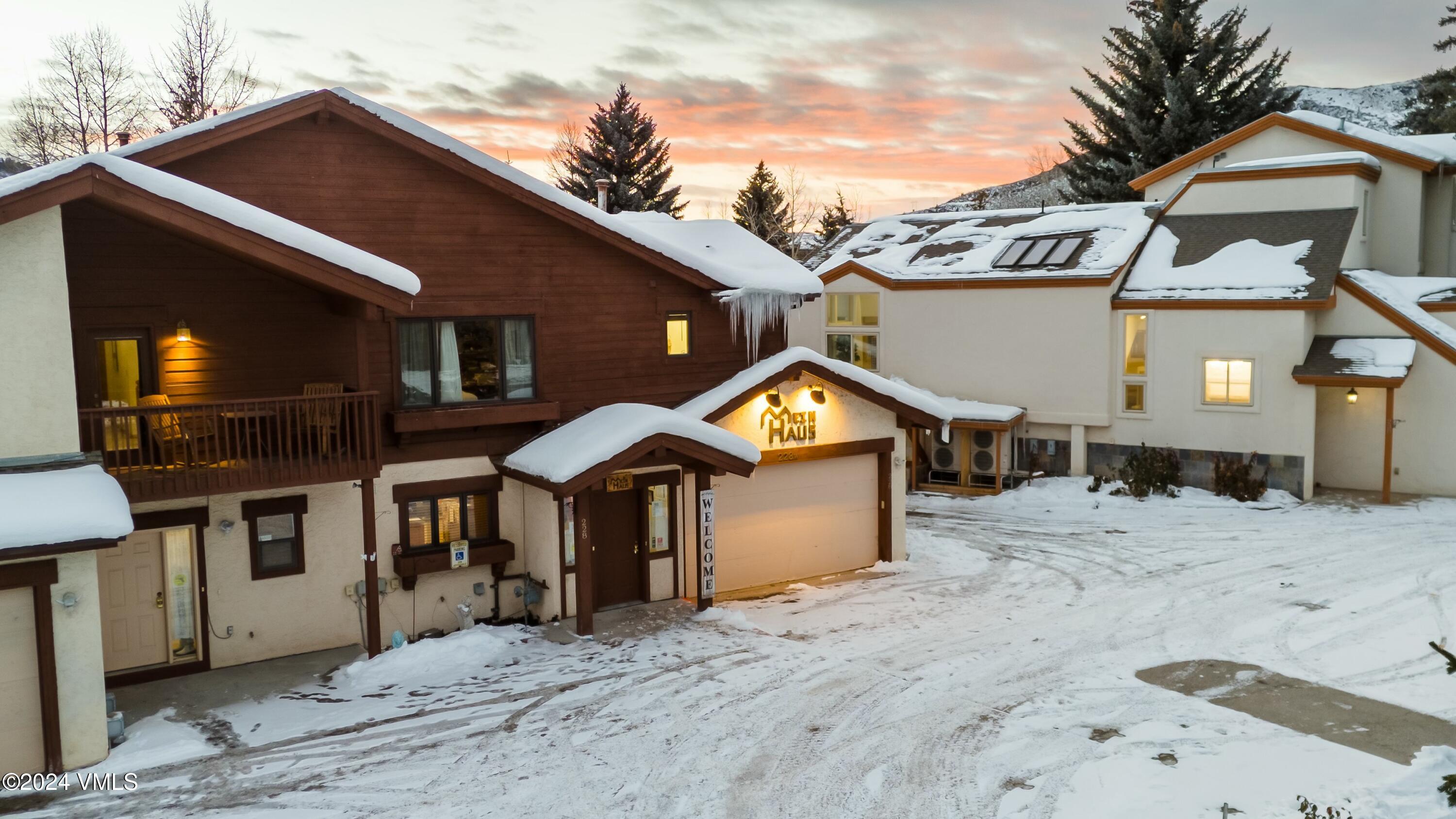 228 & 238 W Beaver Creek Boulevard, A & B Property Photo 62