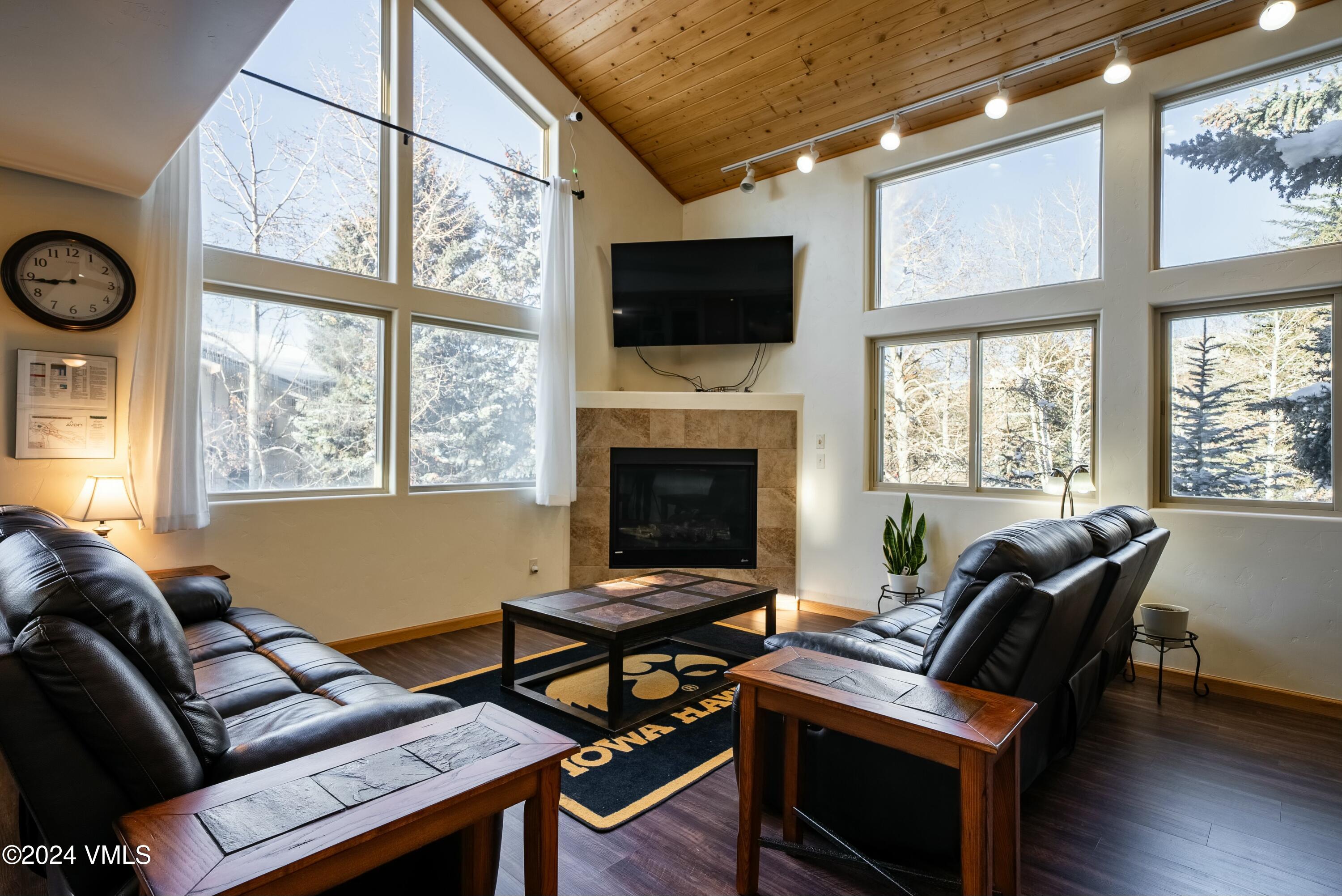 238 W Beaver Creek Boulevard, B Property Photo 3