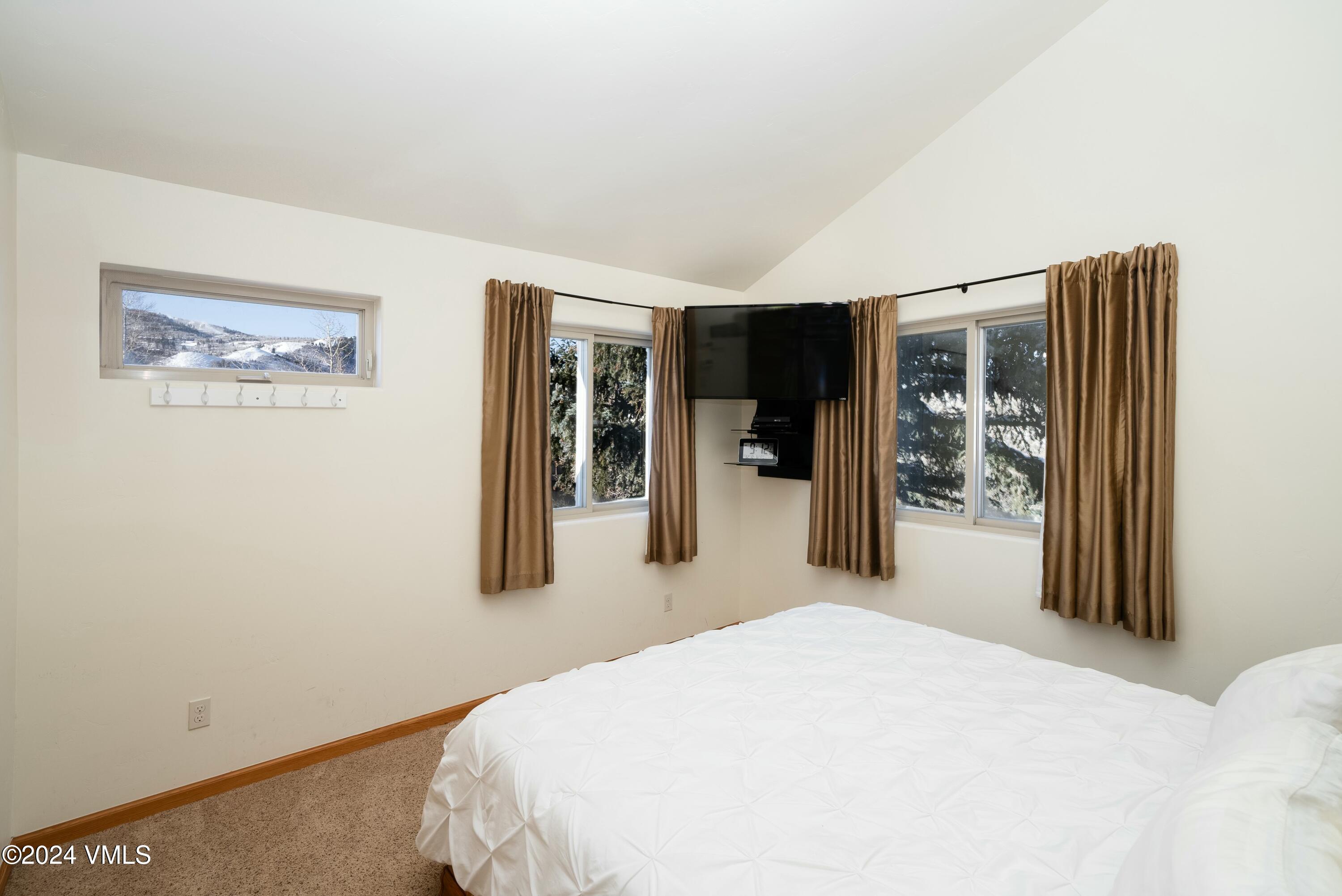 238 W Beaver Creek Boulevard, B Property Photo 10