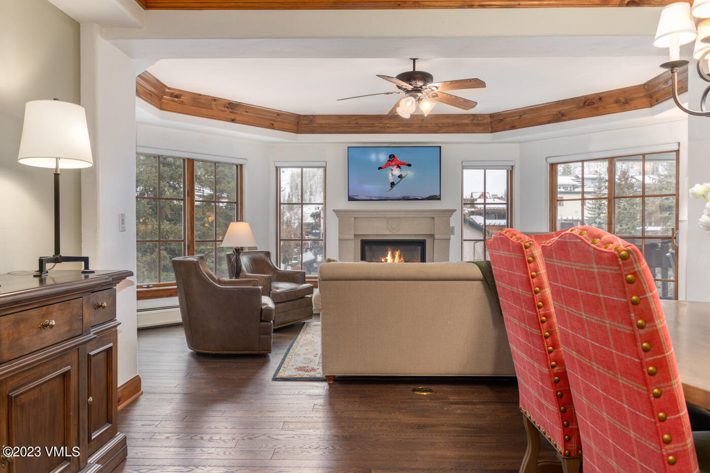 242 E Meadow Drive, 201-6 Property Photo 3