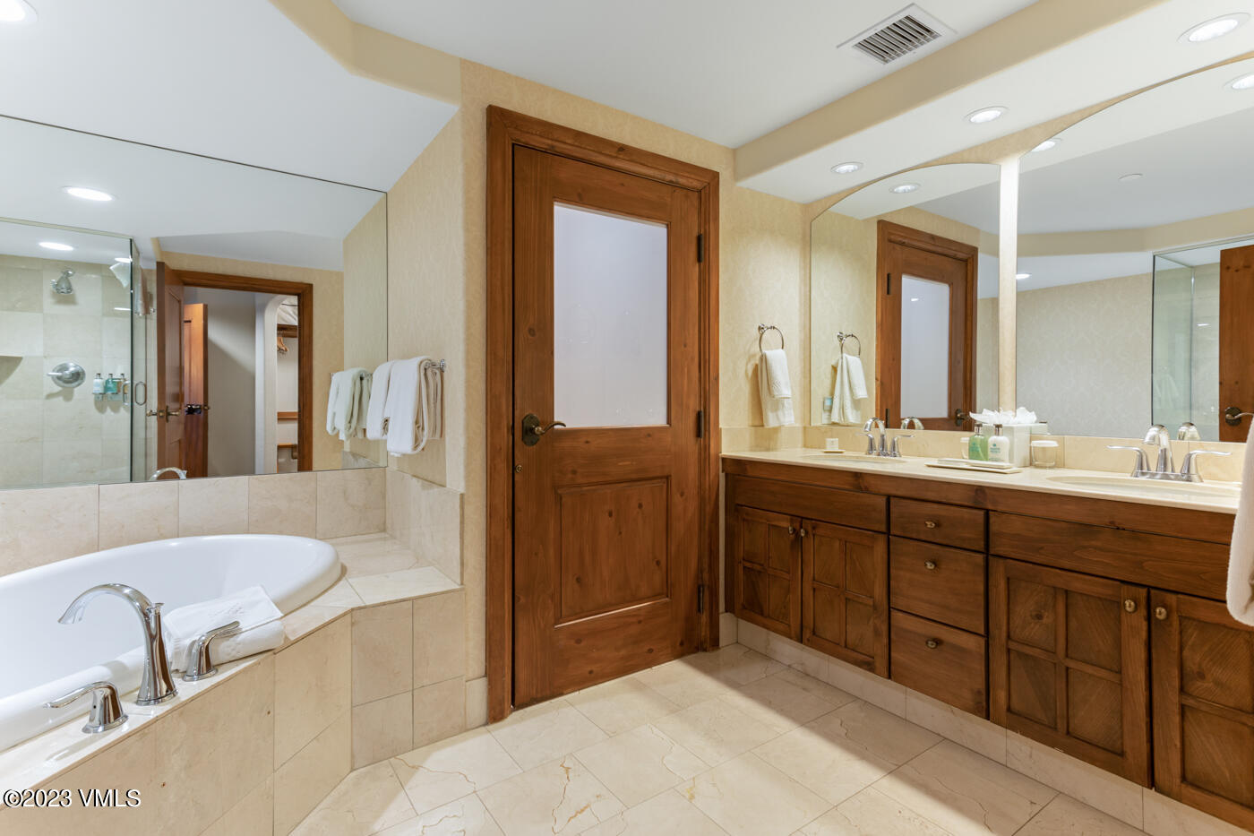 242 E Meadow Drive, 201-6 Property Photo 25