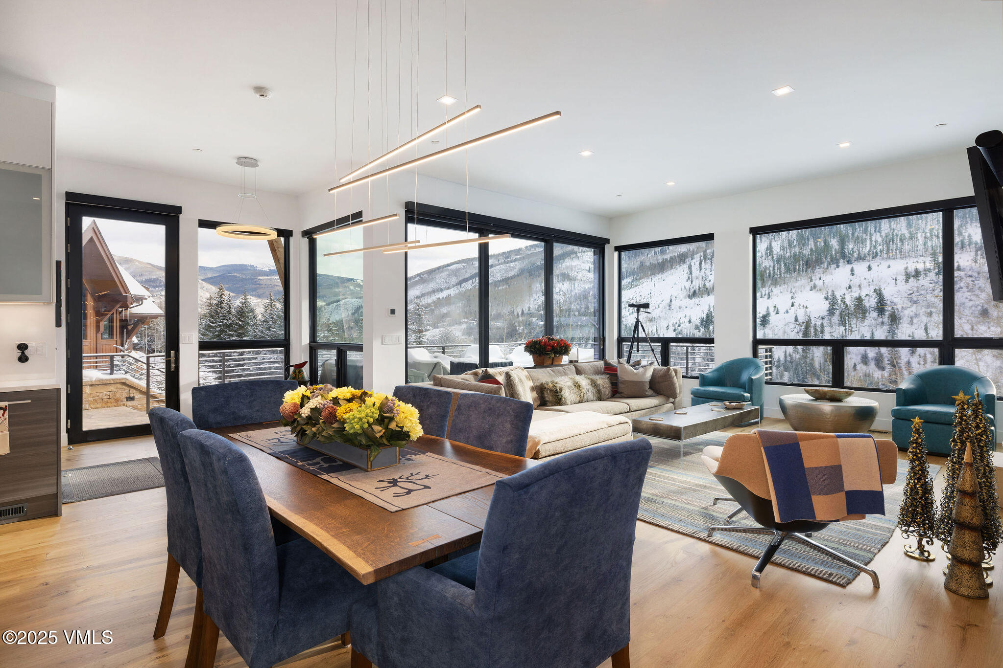 2699 Davos Trail E Property Photo 2