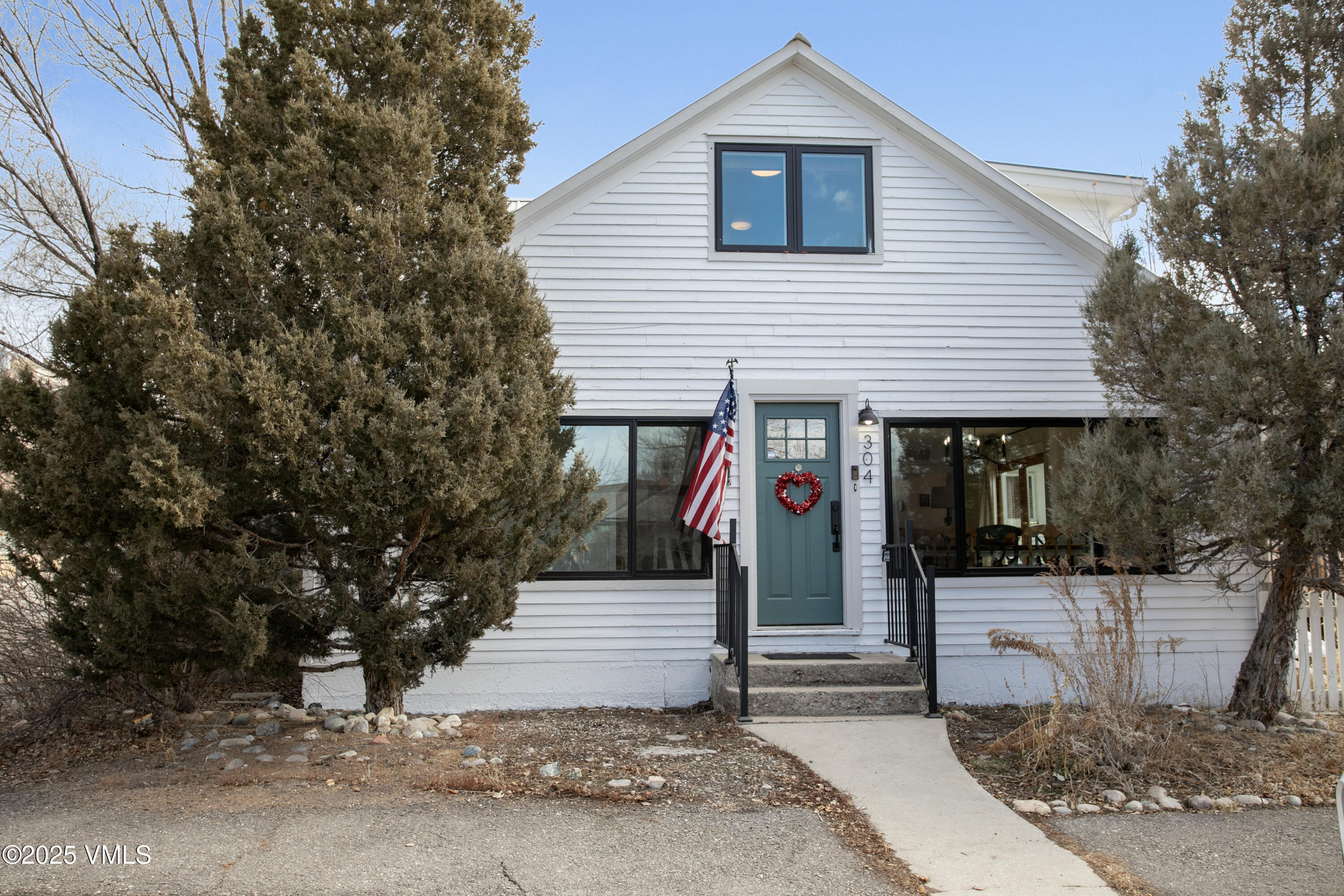304 Wall Street Property Photo 2