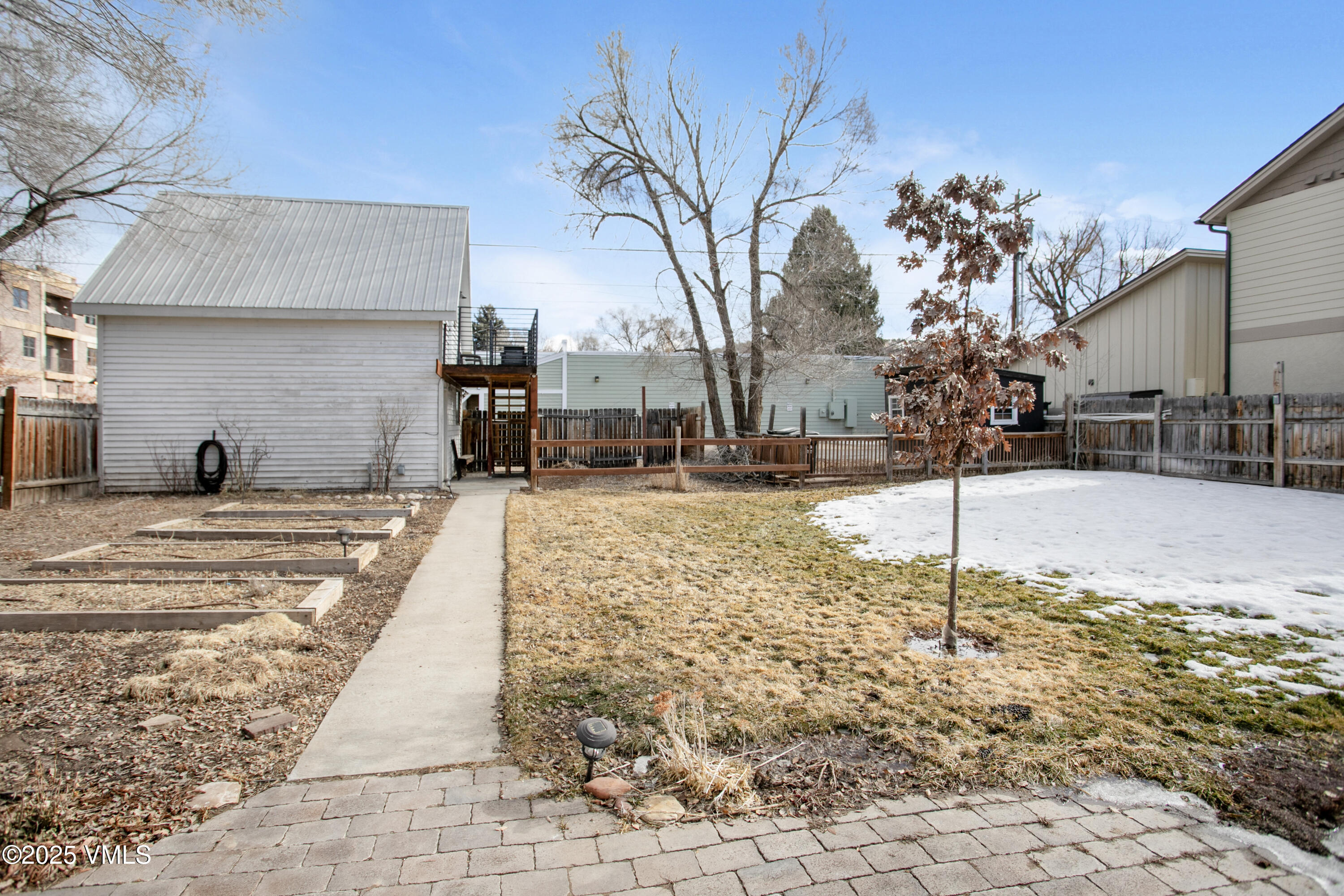 304 Wall Street Property Photo 35