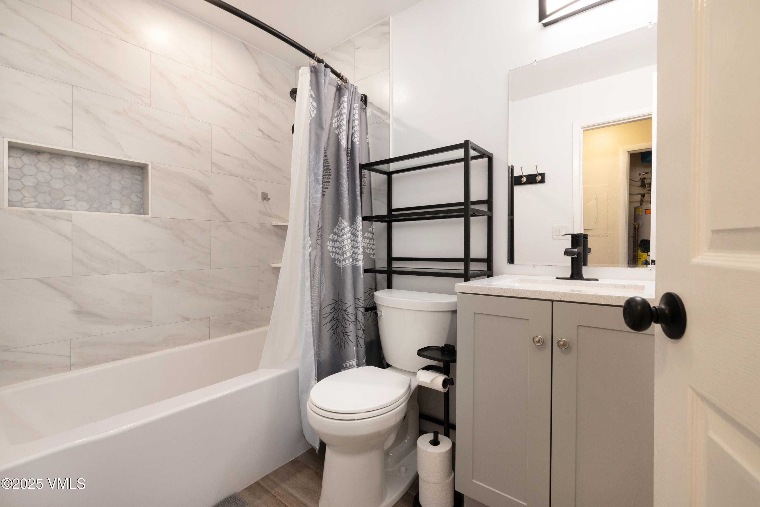544 E Third Street, E-104 Property Photo 6