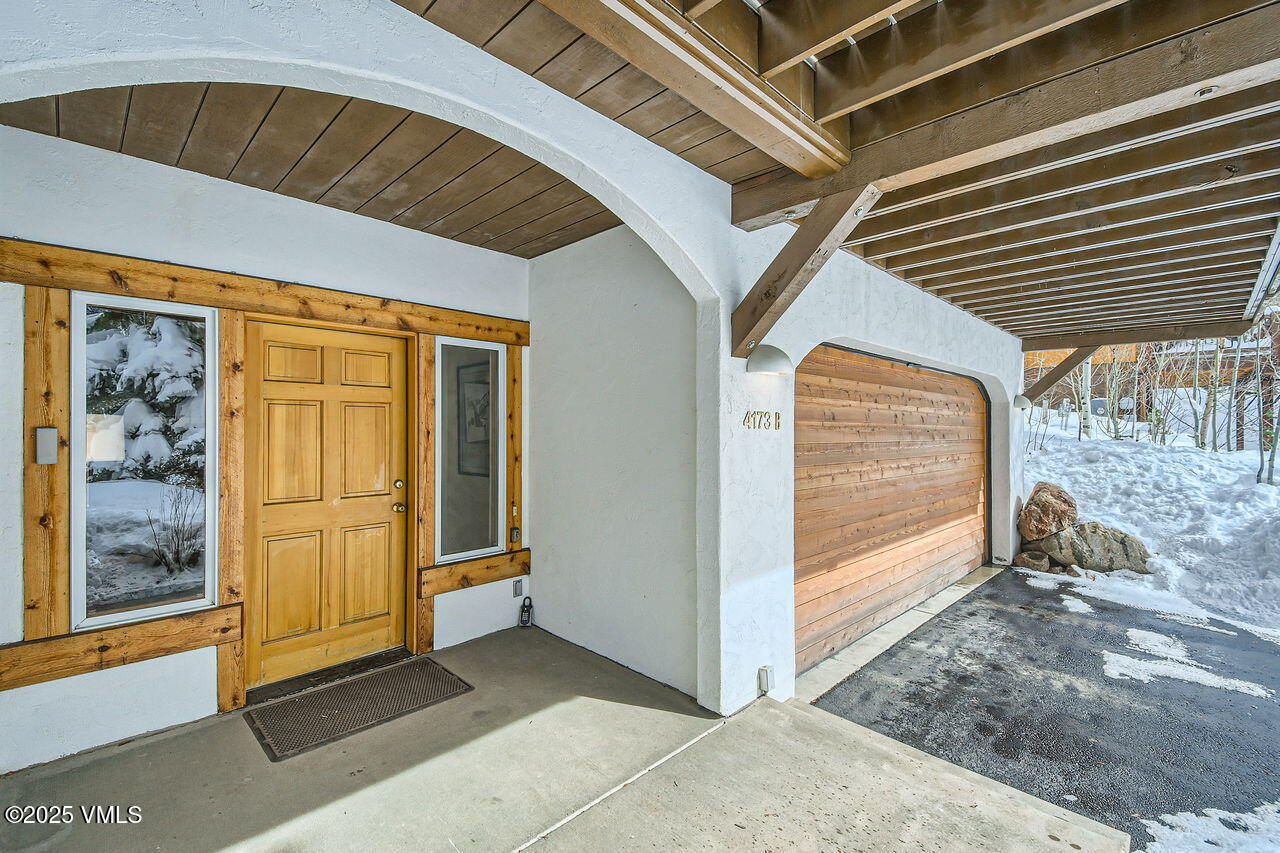 4173 Spruce Way Property Photo 5