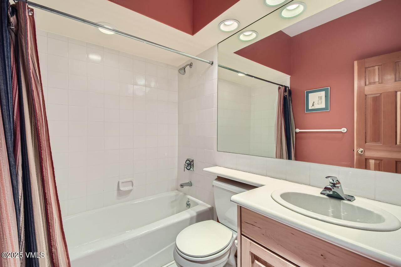 4173 Spruce Way Property Photo 8