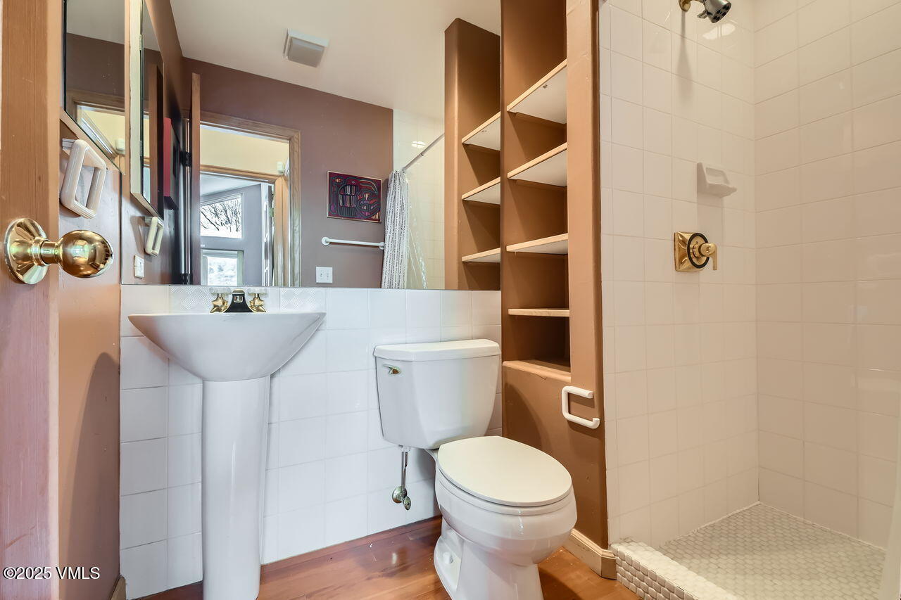 4173 Spruce Way Property Photo 18
