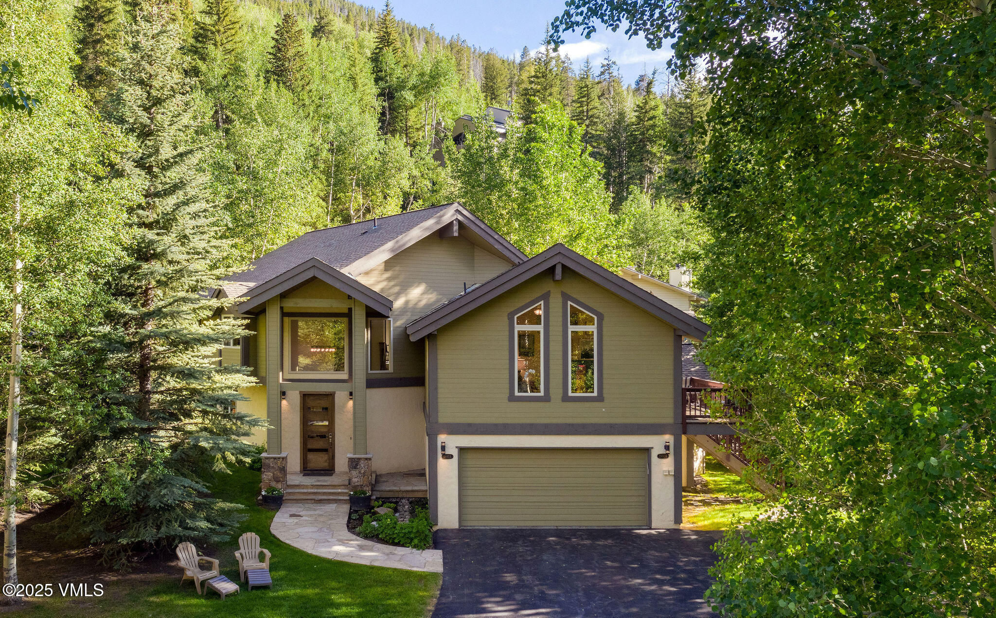 2892 Kinnikinnick Road, B
