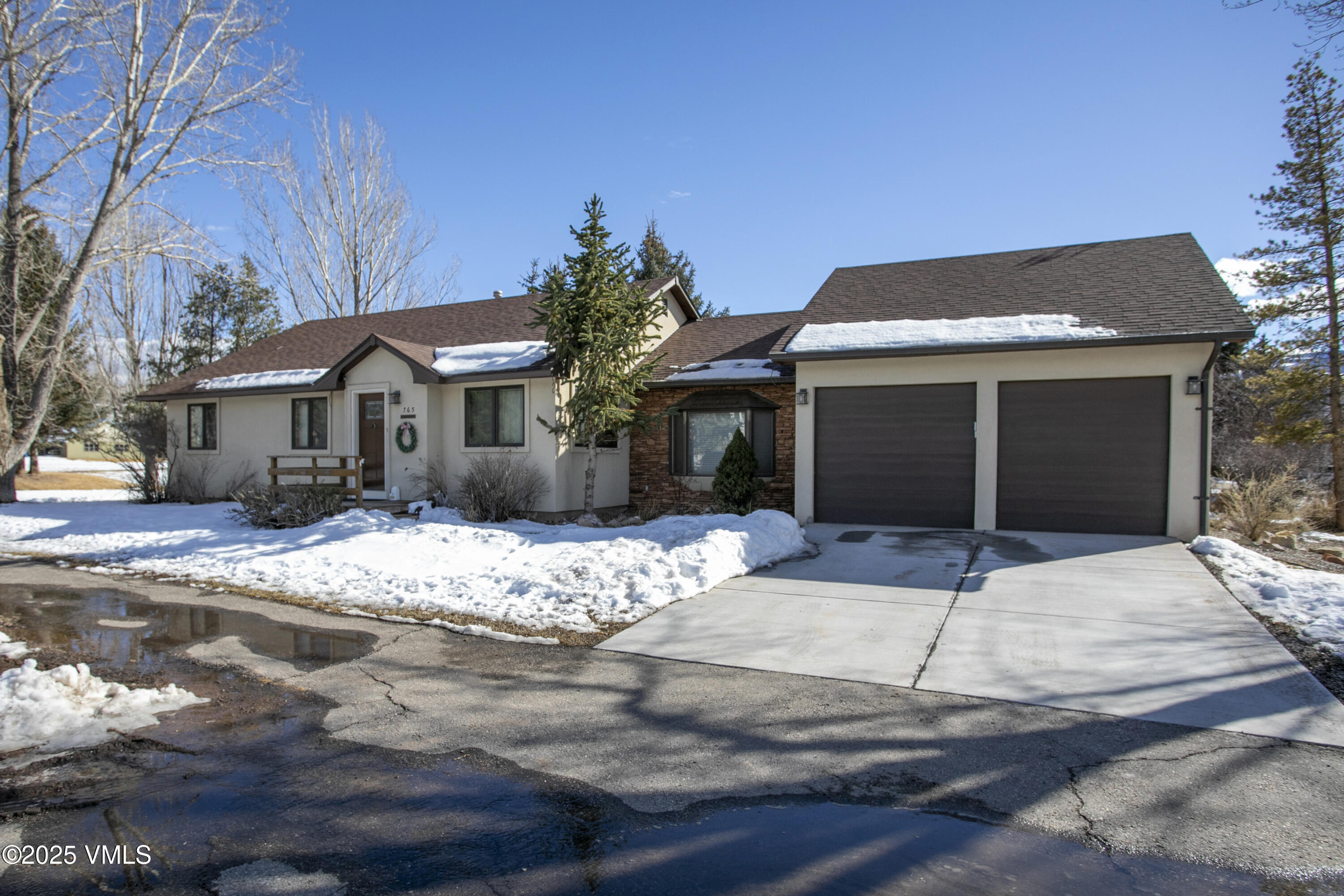 765 Bull Run Property Photo
