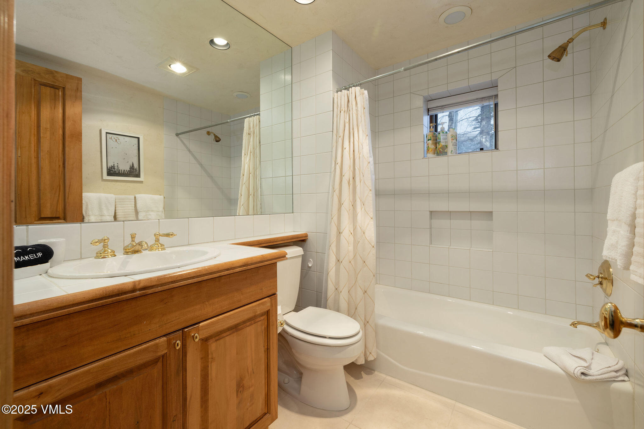 335 Aspen Lane, 15 Property Photo 27