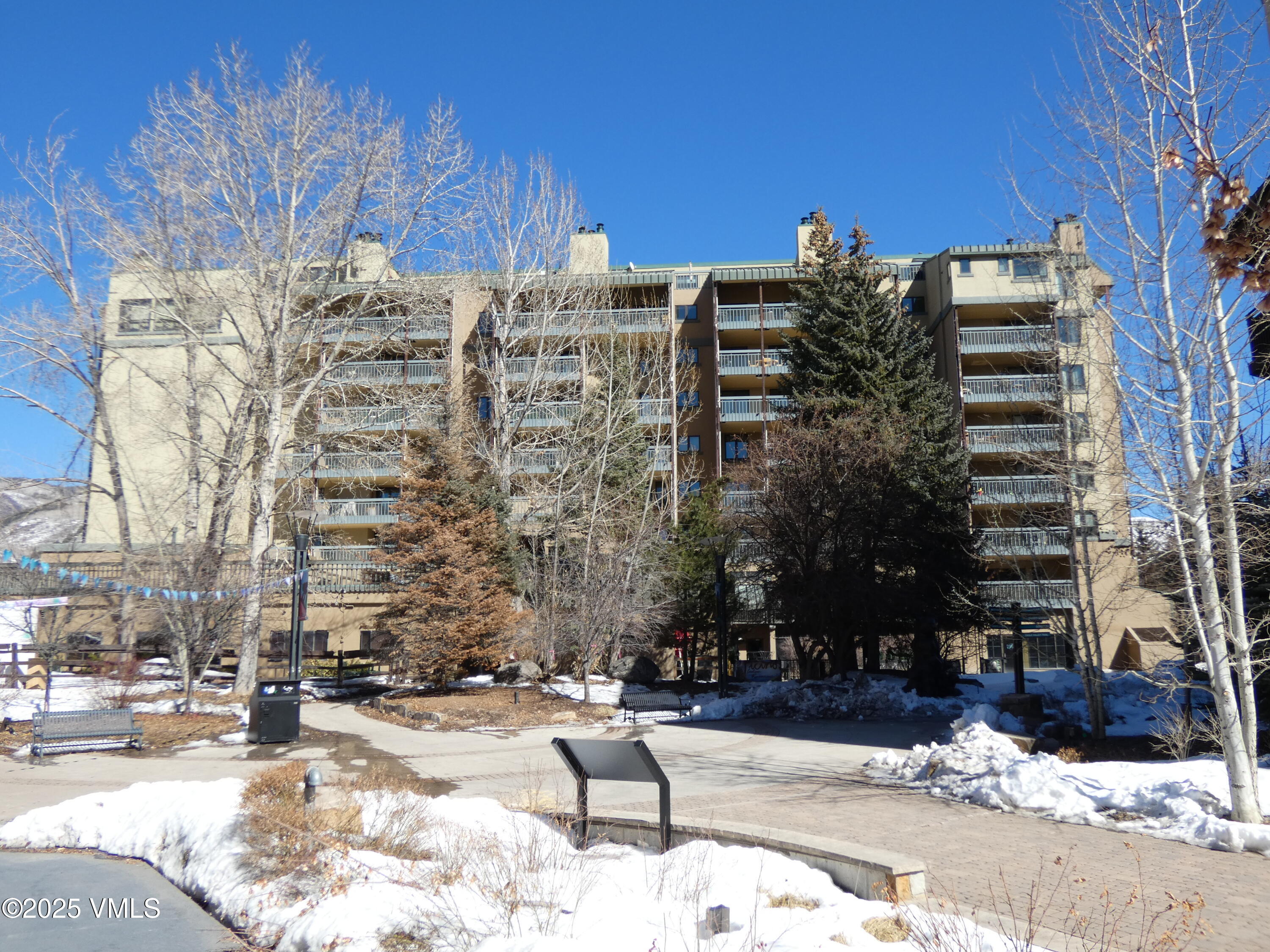 100 W Beaver Creek Boulevard, 706 Property Photo 23