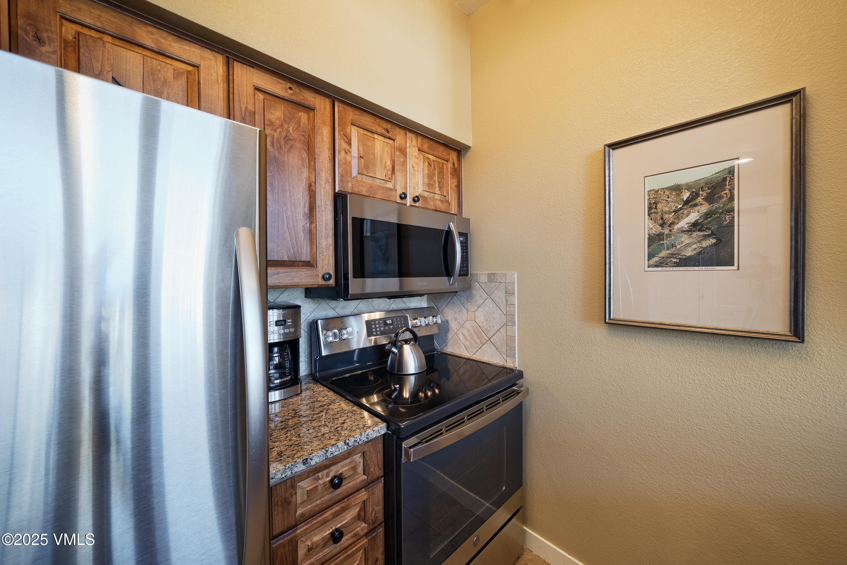 00063b Avondale 433 Week 9 Property Photo 9