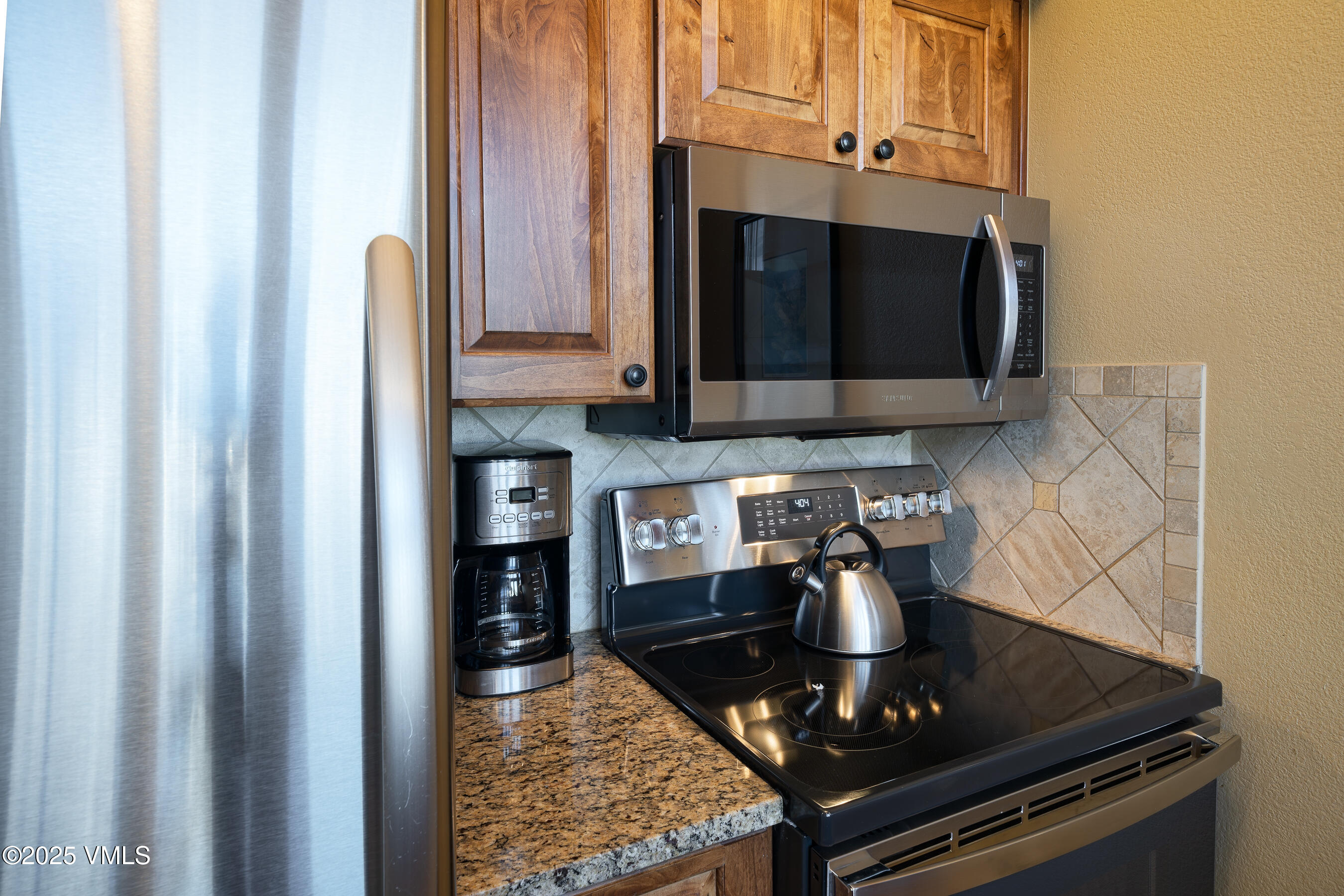 00063b Avondale 433 Week 9 Property Photo 10