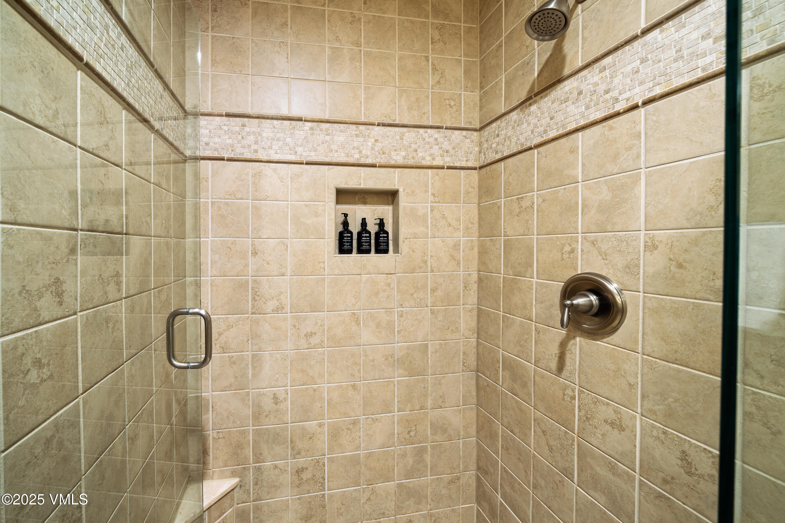 00063b Avondale 433 Week 9 Property Photo 23
