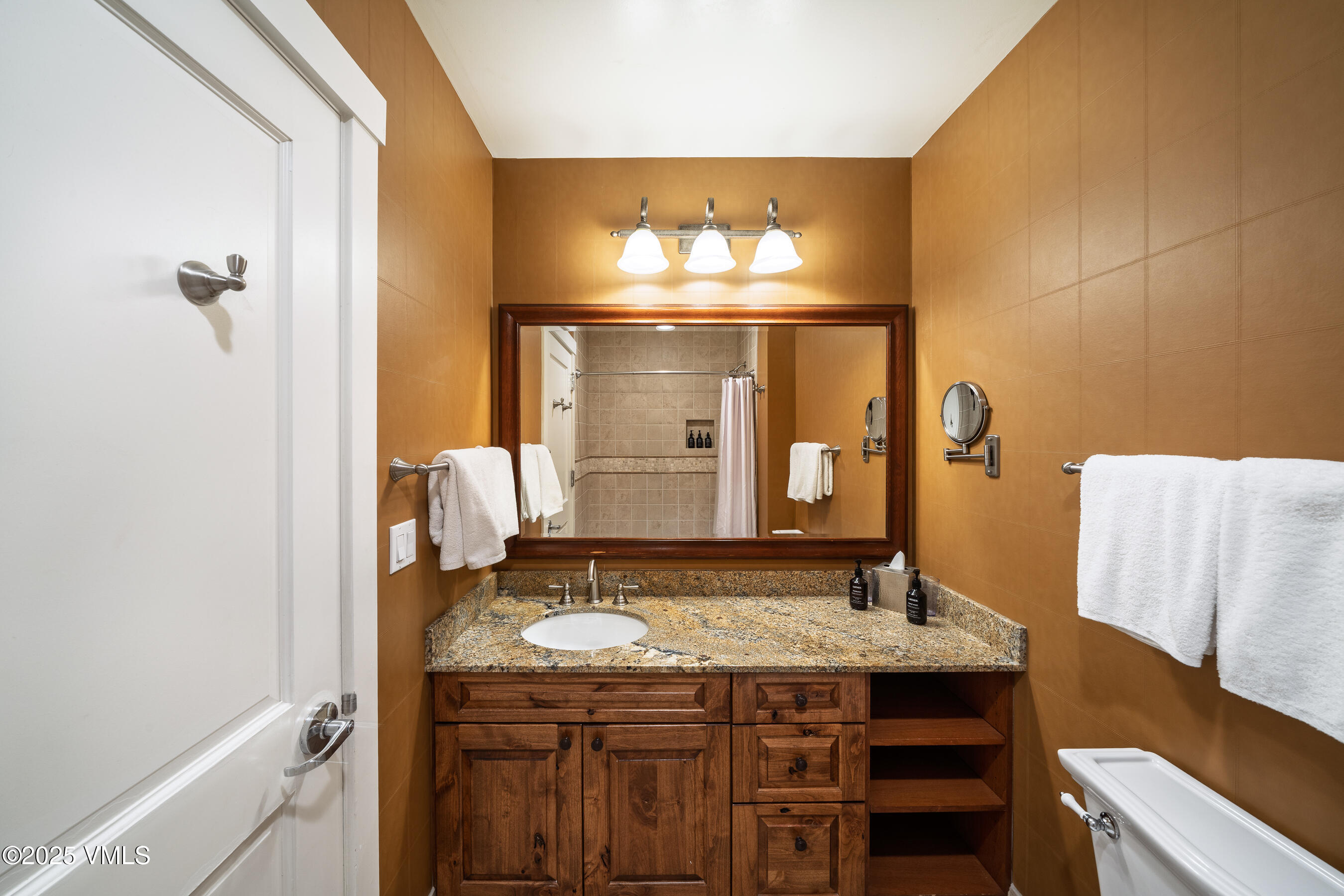 00063b Avondale 433 Week 9 Property Photo 37