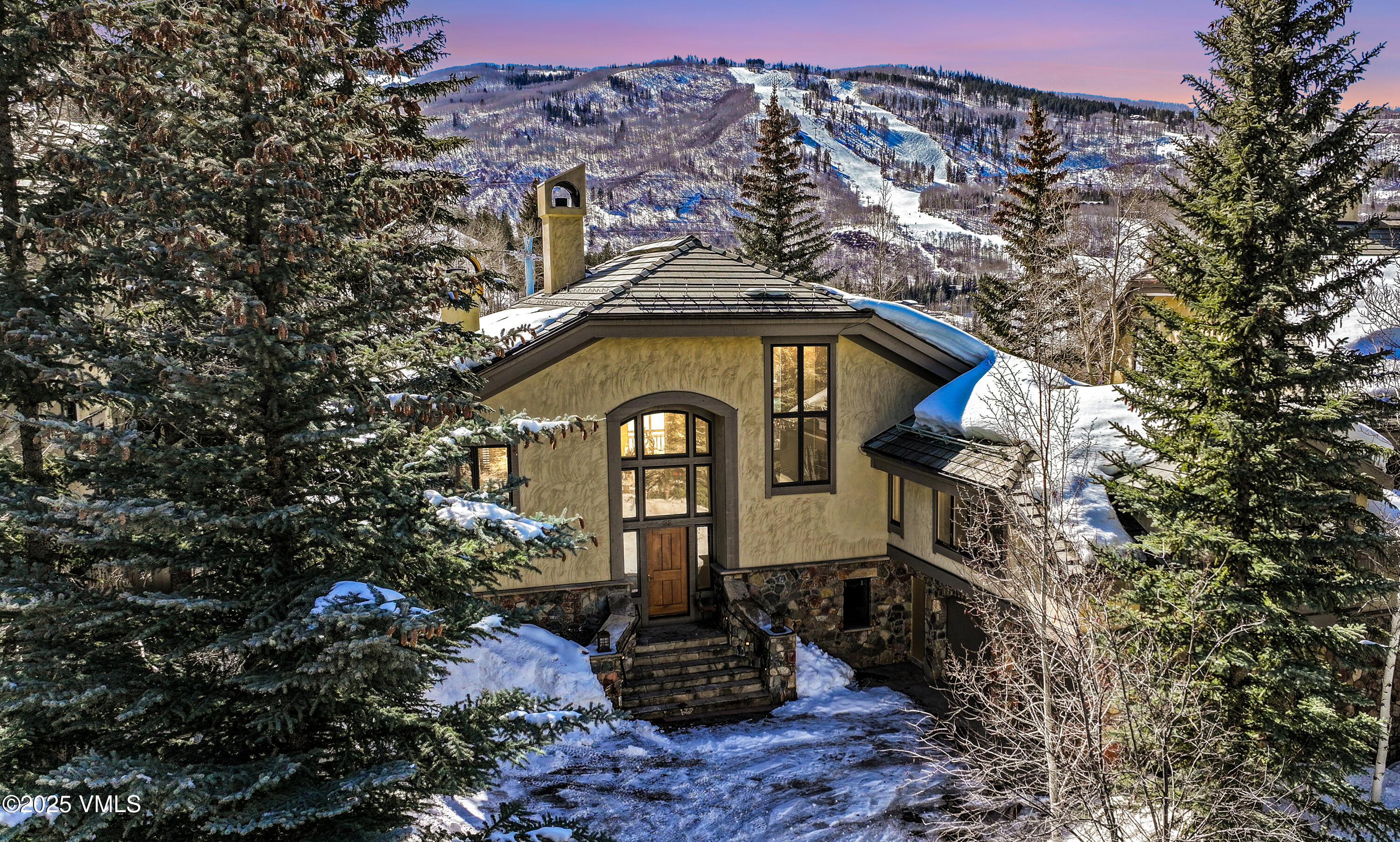 32 Greystone Court Property Photo 4