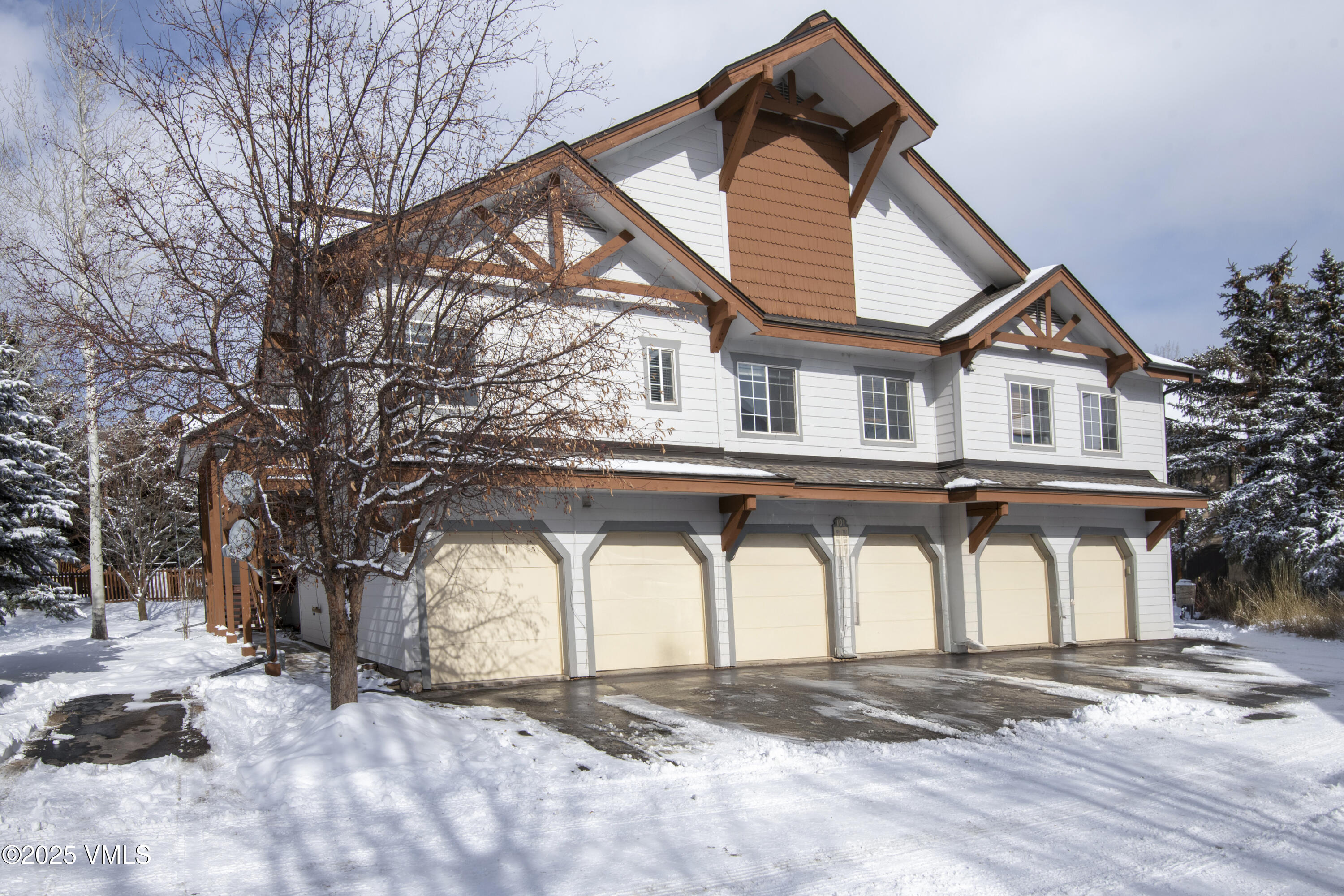 703 Crazy Horse Circle, 703 Property Photo