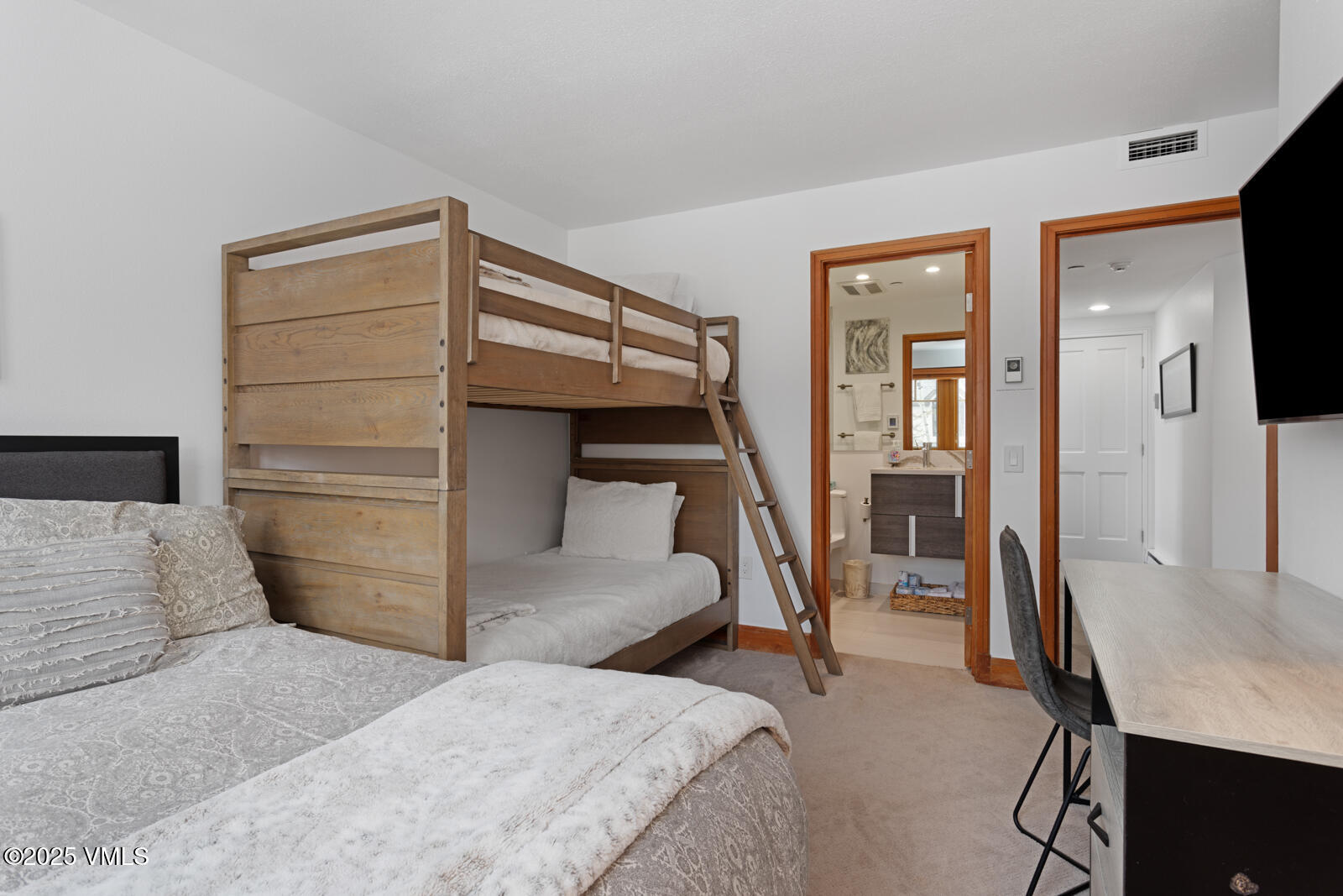 17 Meadow Court, E-5 Property Photo 32
