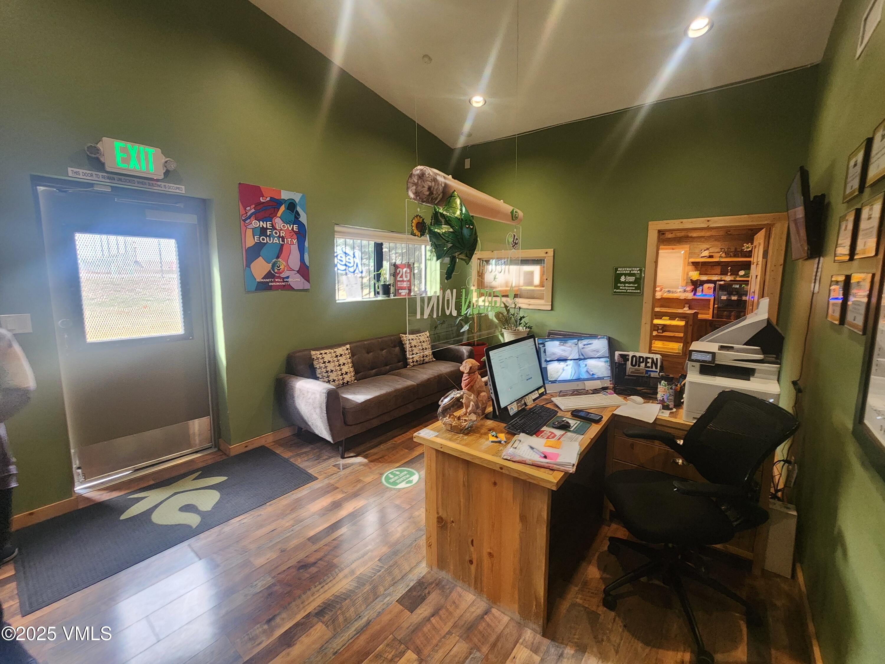 2102 Airport Road Property Photo 7