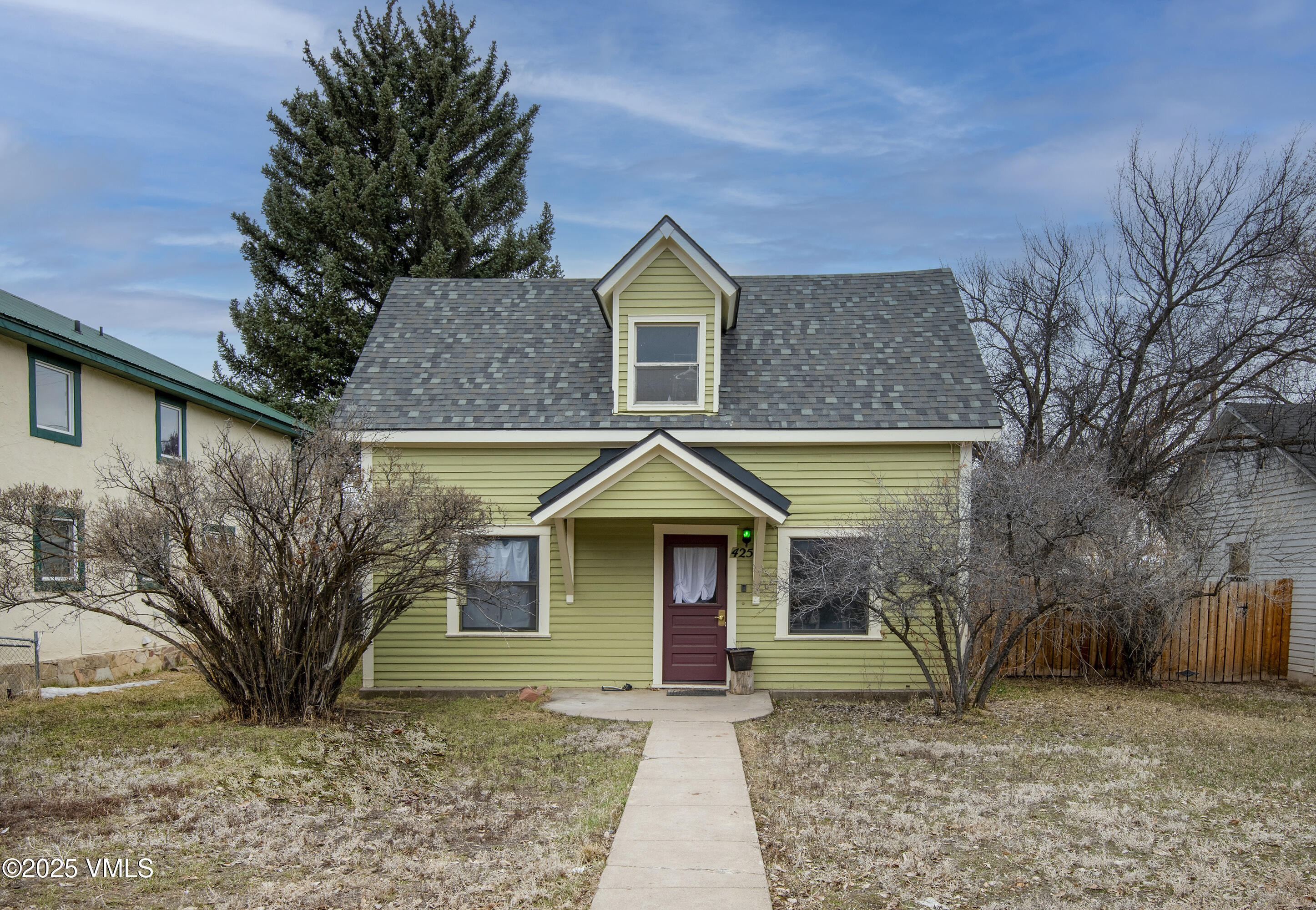 425 Broadway Street Property Photo