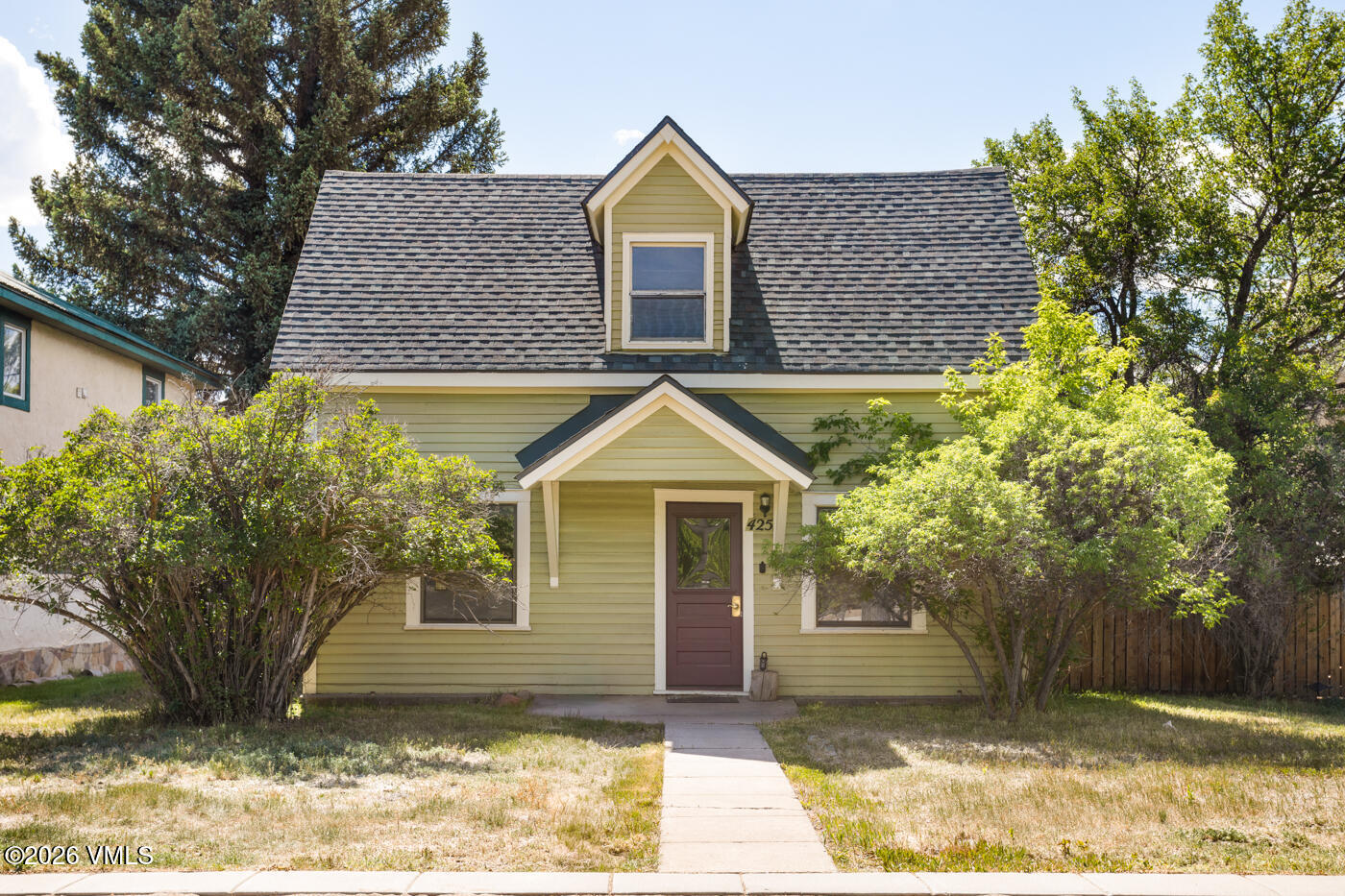 425 Broadway Street Property Photo 1