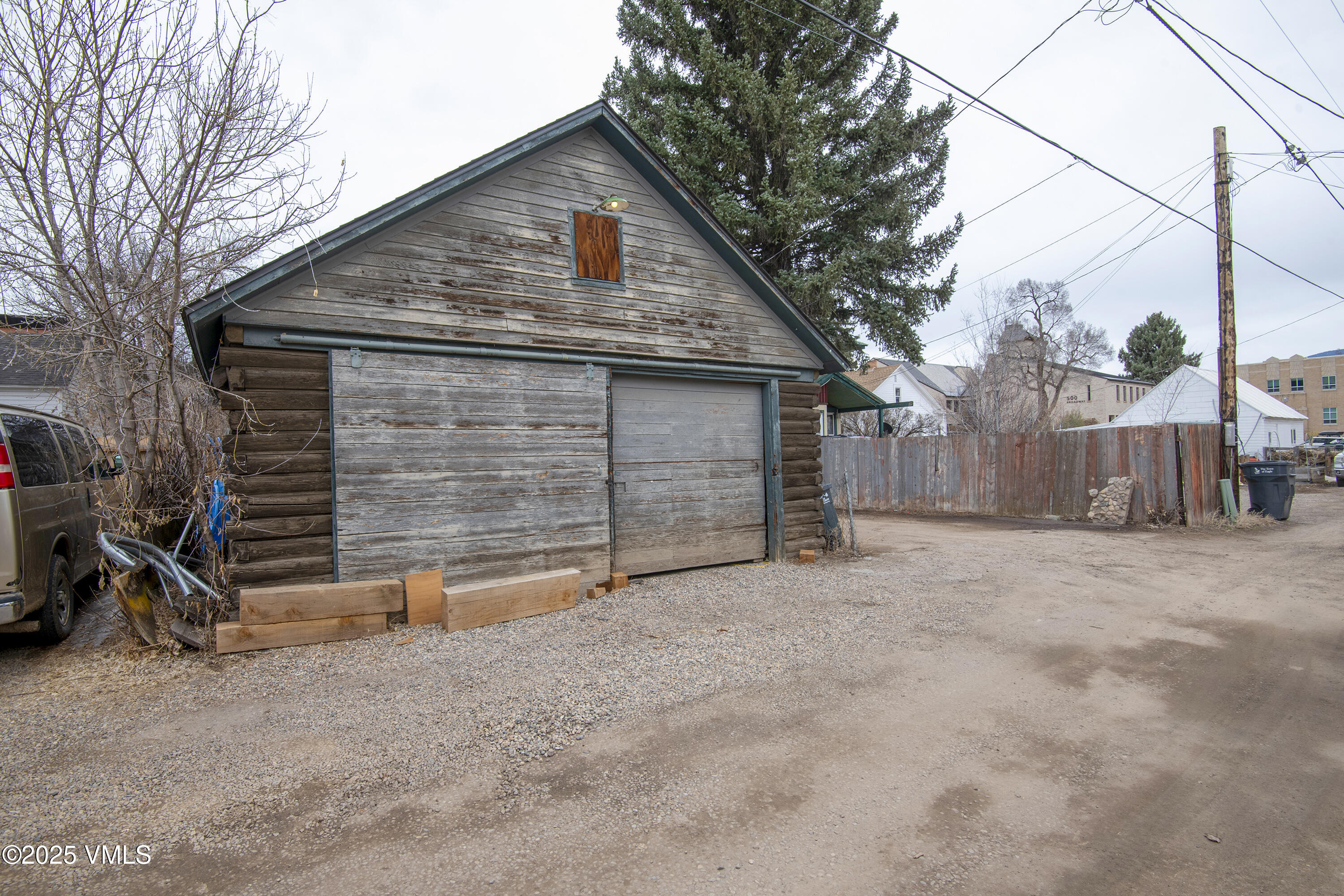 425 Broadway Street Property Photo 5