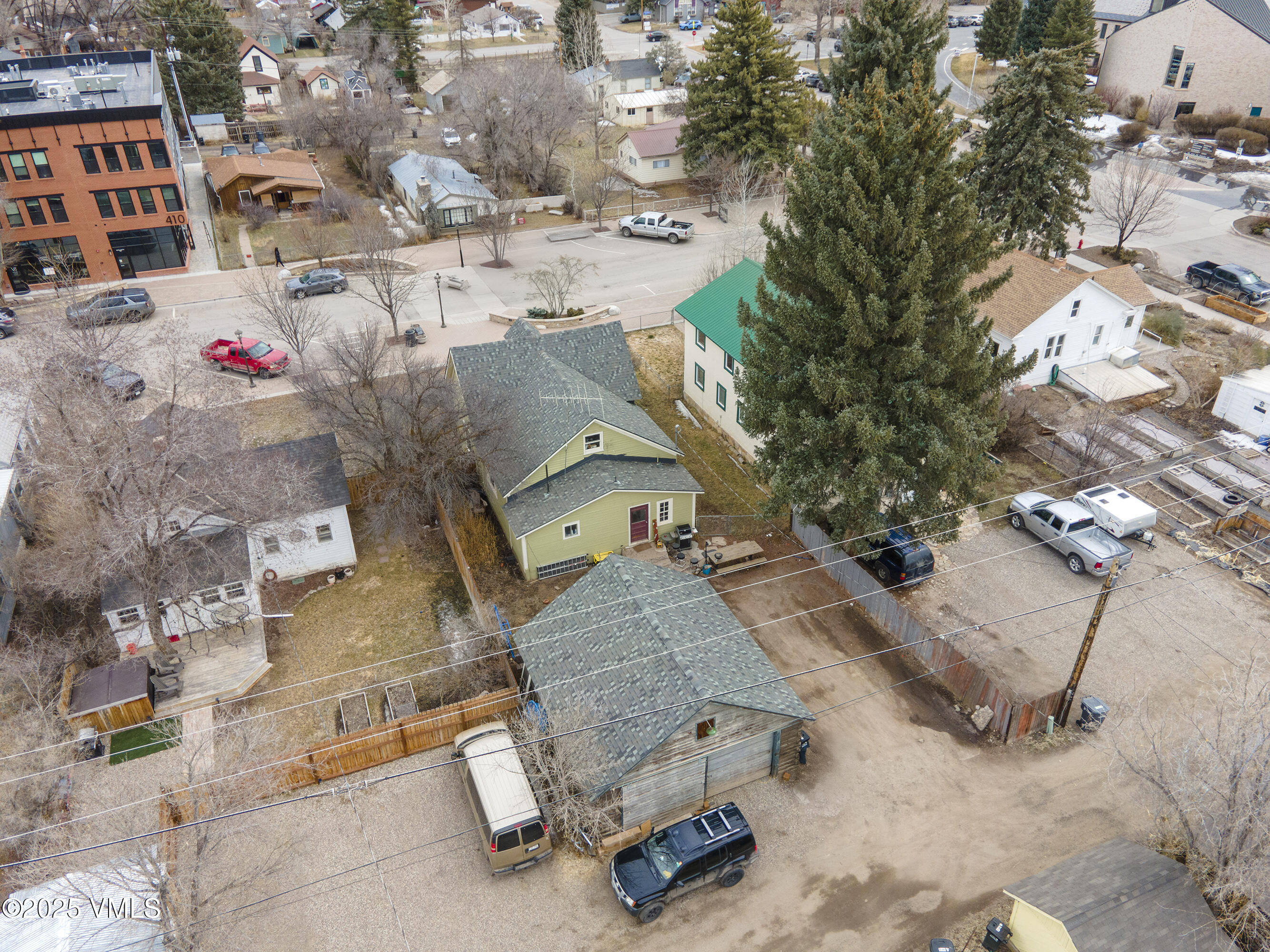 425 Broadway Street Property Photo