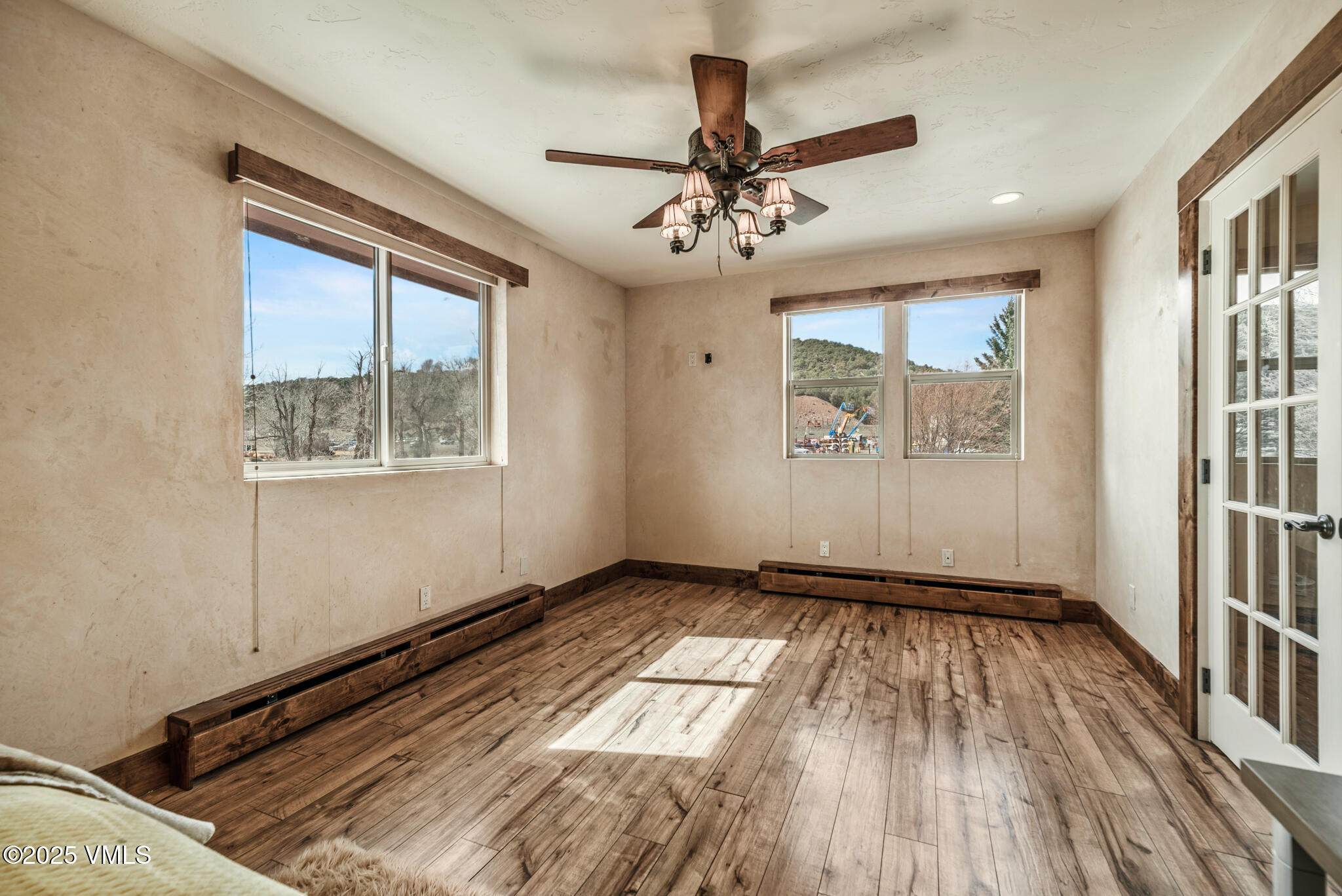 1040 Chambers Avenue, 1 Property Photo 10