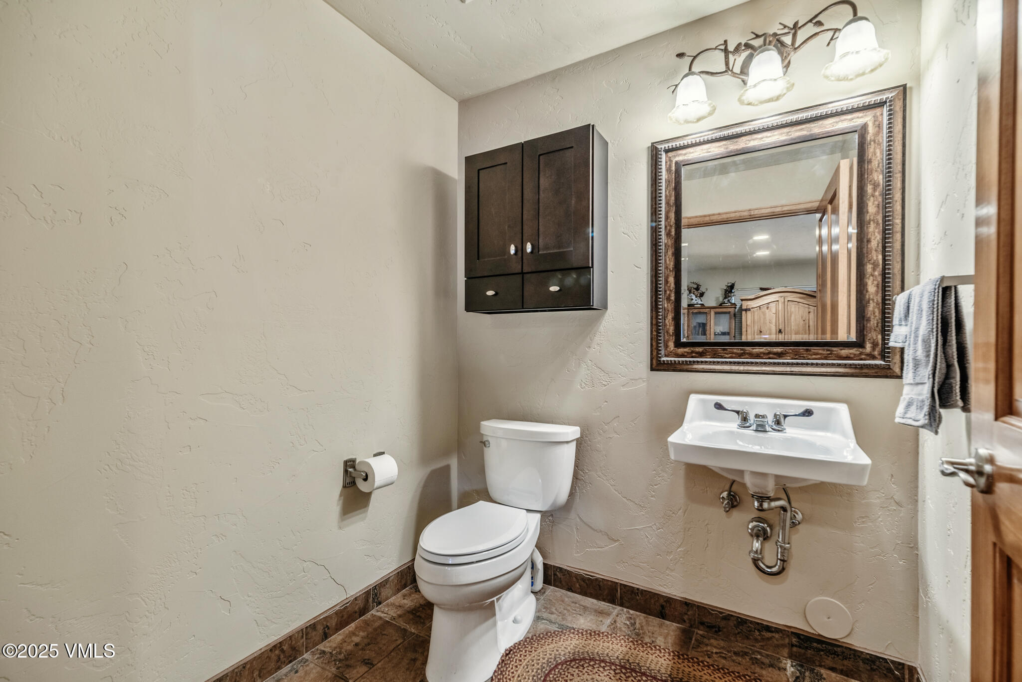 1040 Chambers Avenue, 1 Property Photo 35