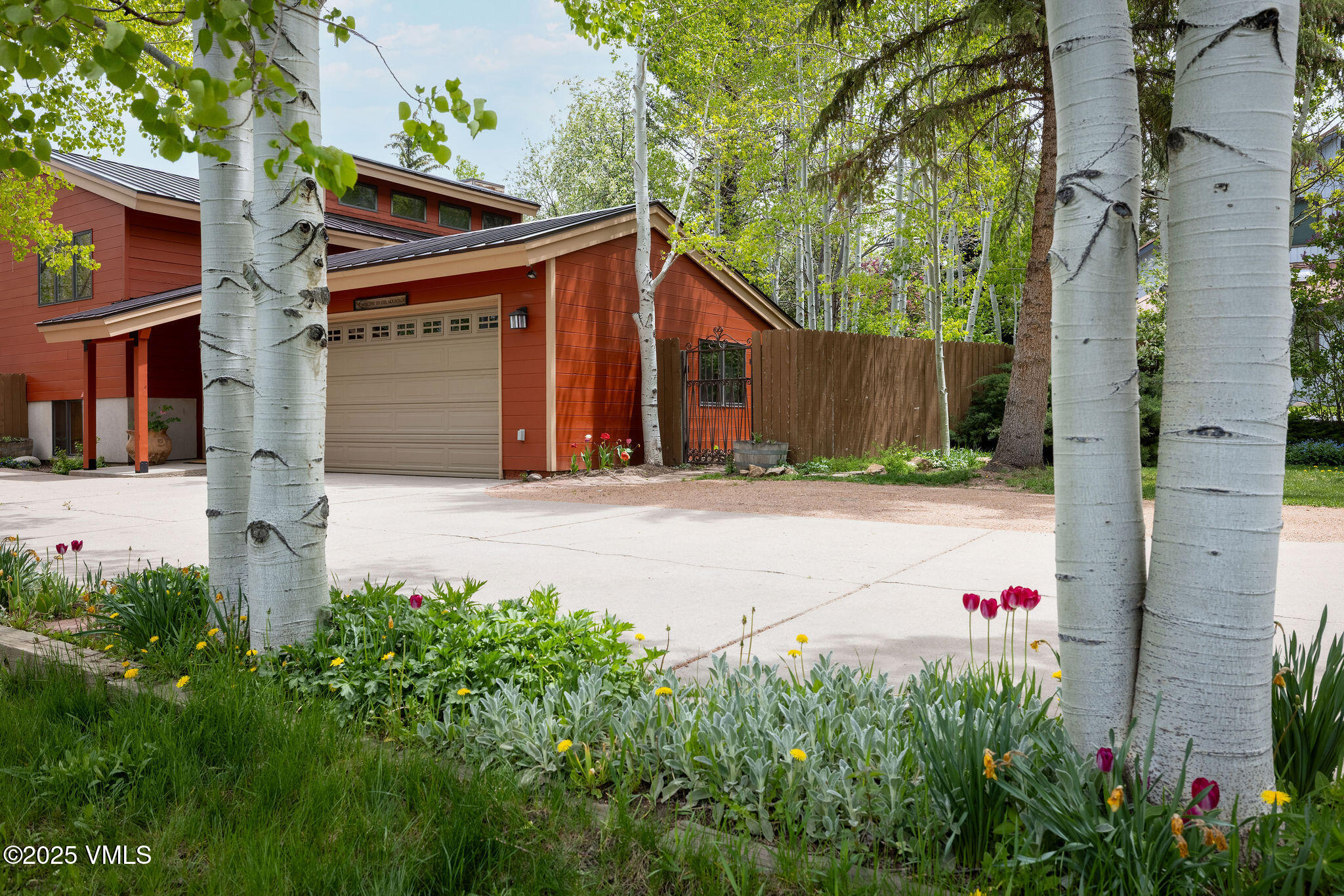1690 Deer Boulevard Property Photo 1
