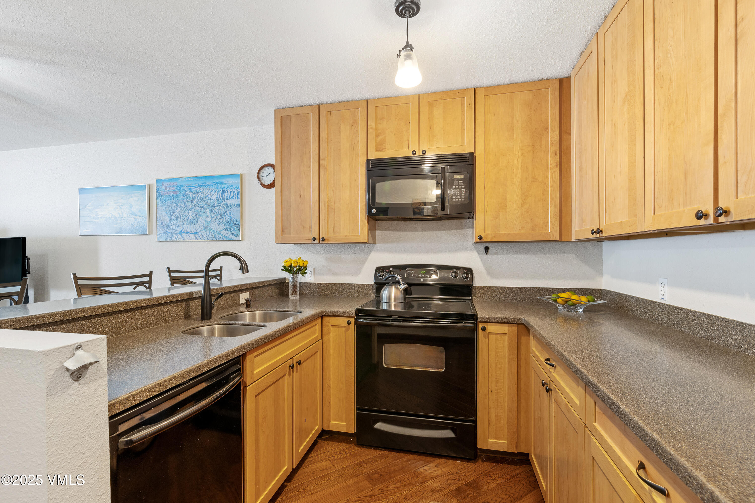 3931 Bighorn, 5-e Property Photo 9