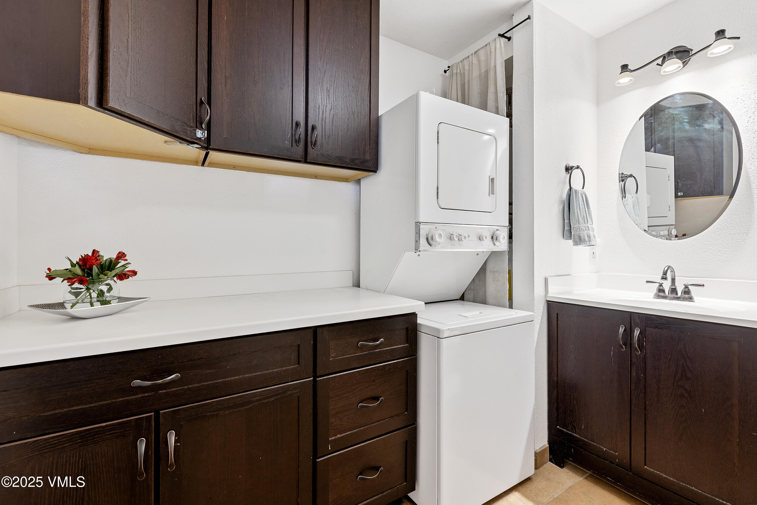 3931 Bighorn, 5-e Property Photo 17