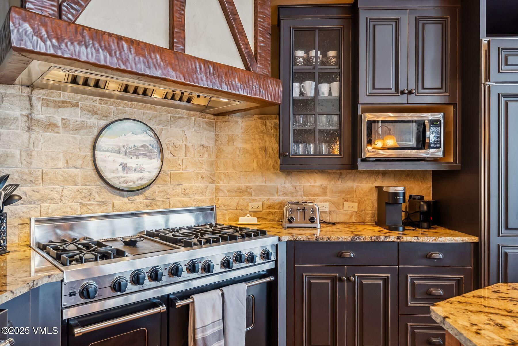 102 Village Walk Property Photo 7