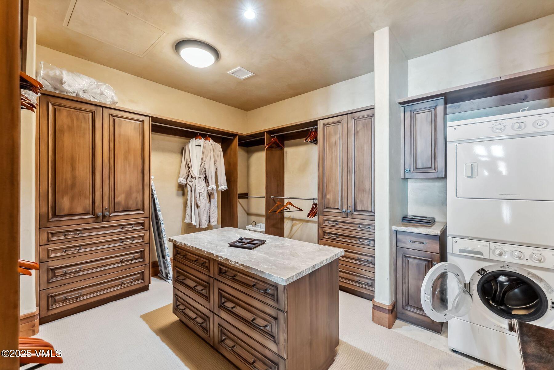 102 Village Walk Property Photo 24