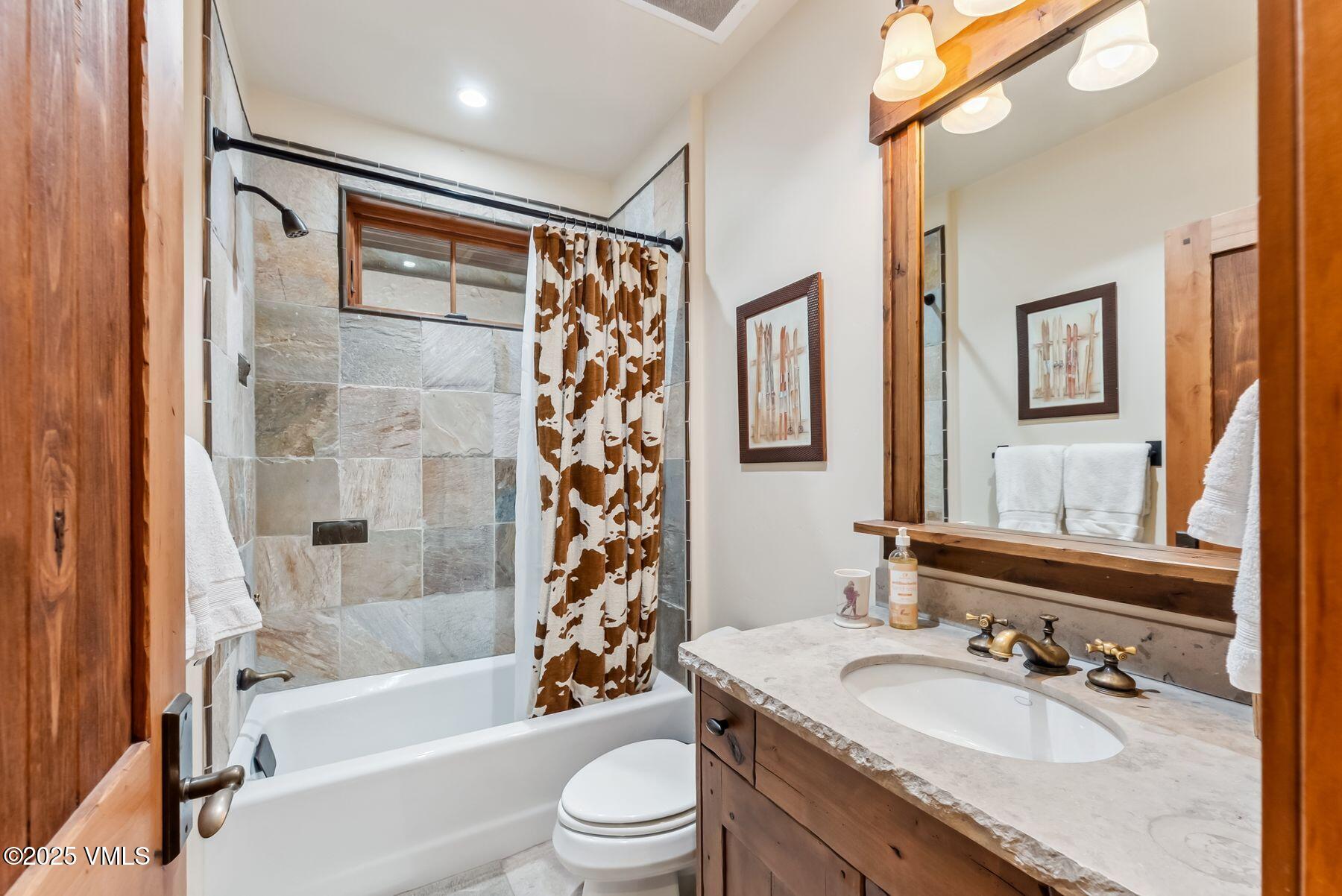 102 Village Walk Property Photo 49