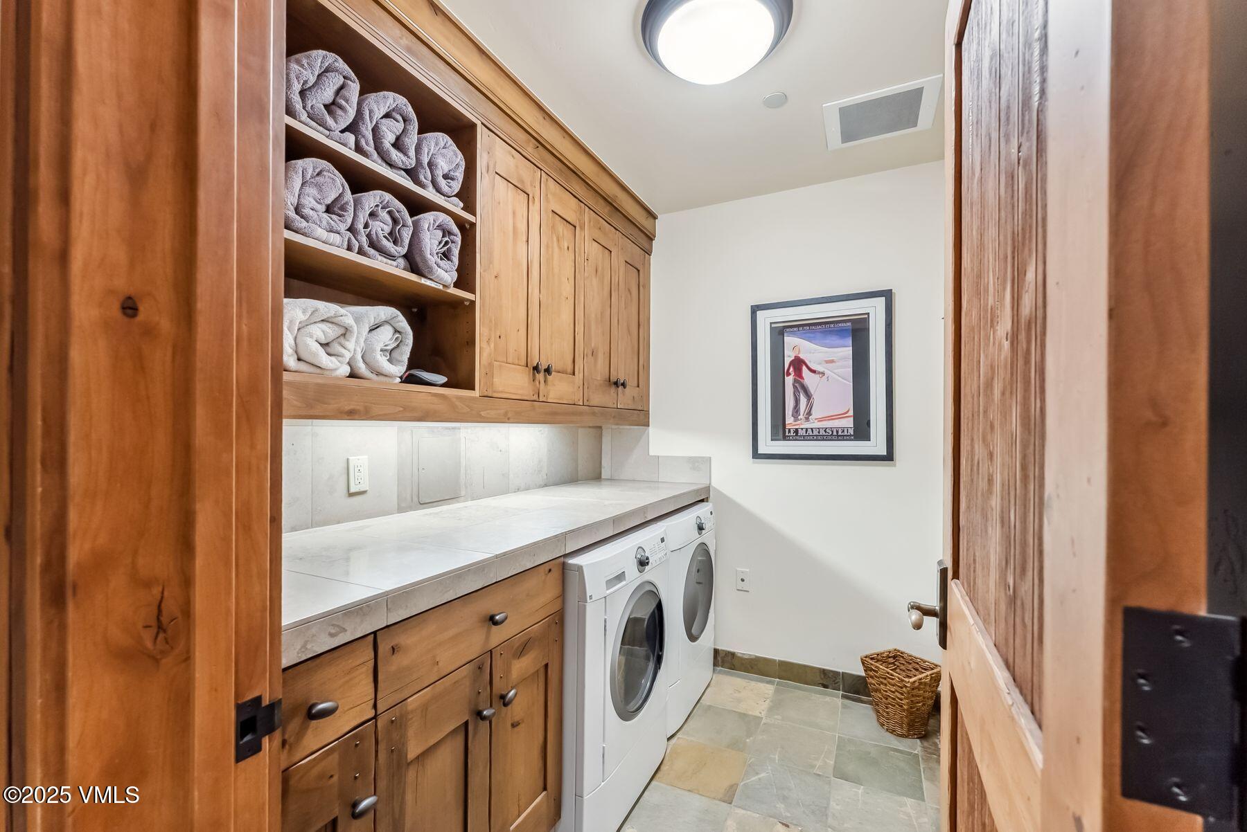 102 Village Walk Property Photo 54