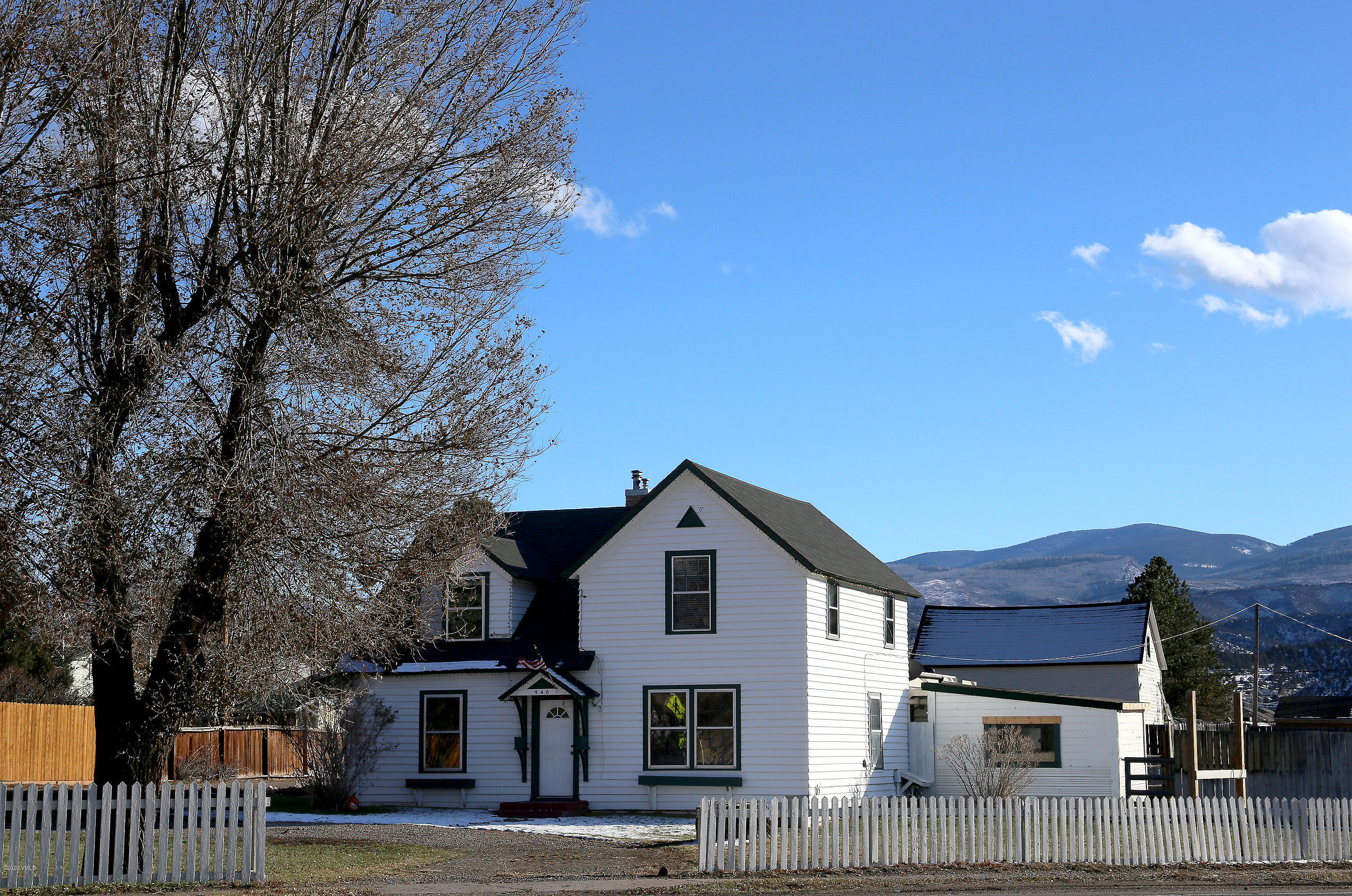 546 Grand Avenue Property Photo 3