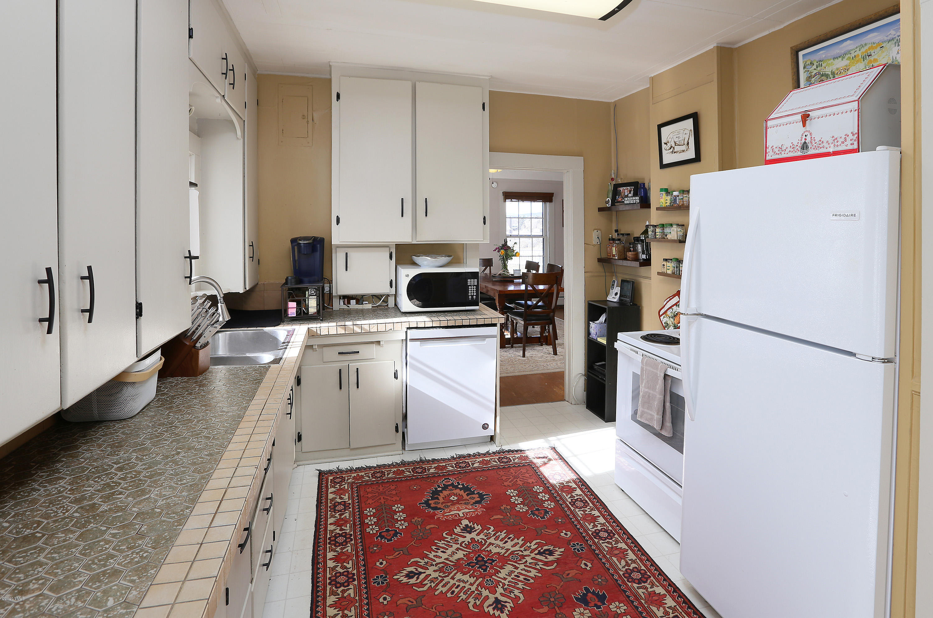546 Grand Avenue Property Photo 14