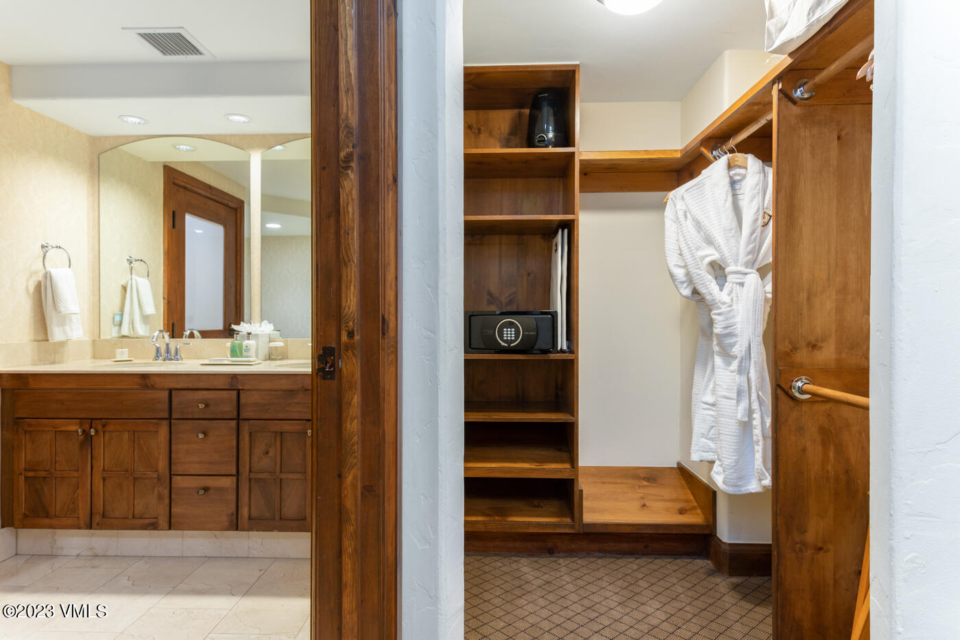 242 E Meadow Drive, 201-5 Property Photo 24