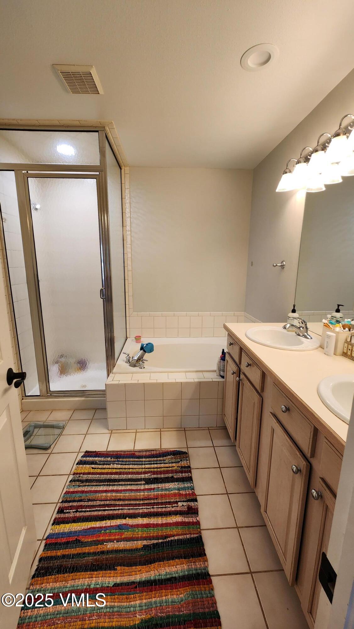 0288 Edwards Village Boulevard, 5d Property Photo 5