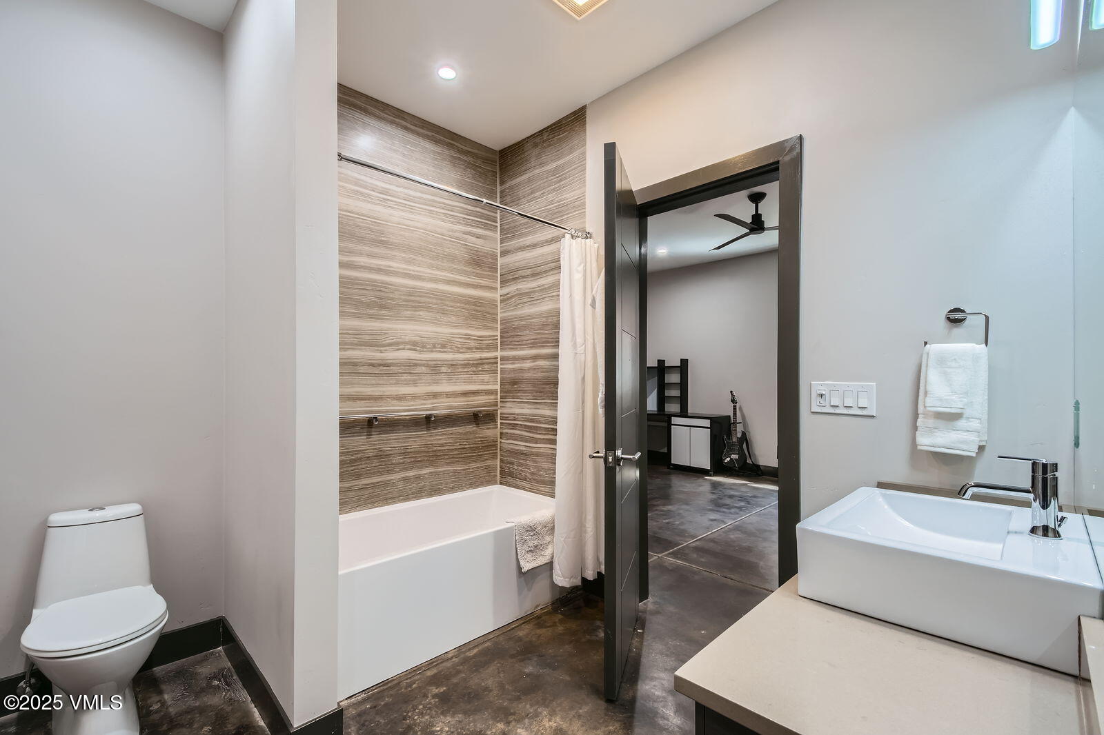 116 Thresher Court Property Photo 43