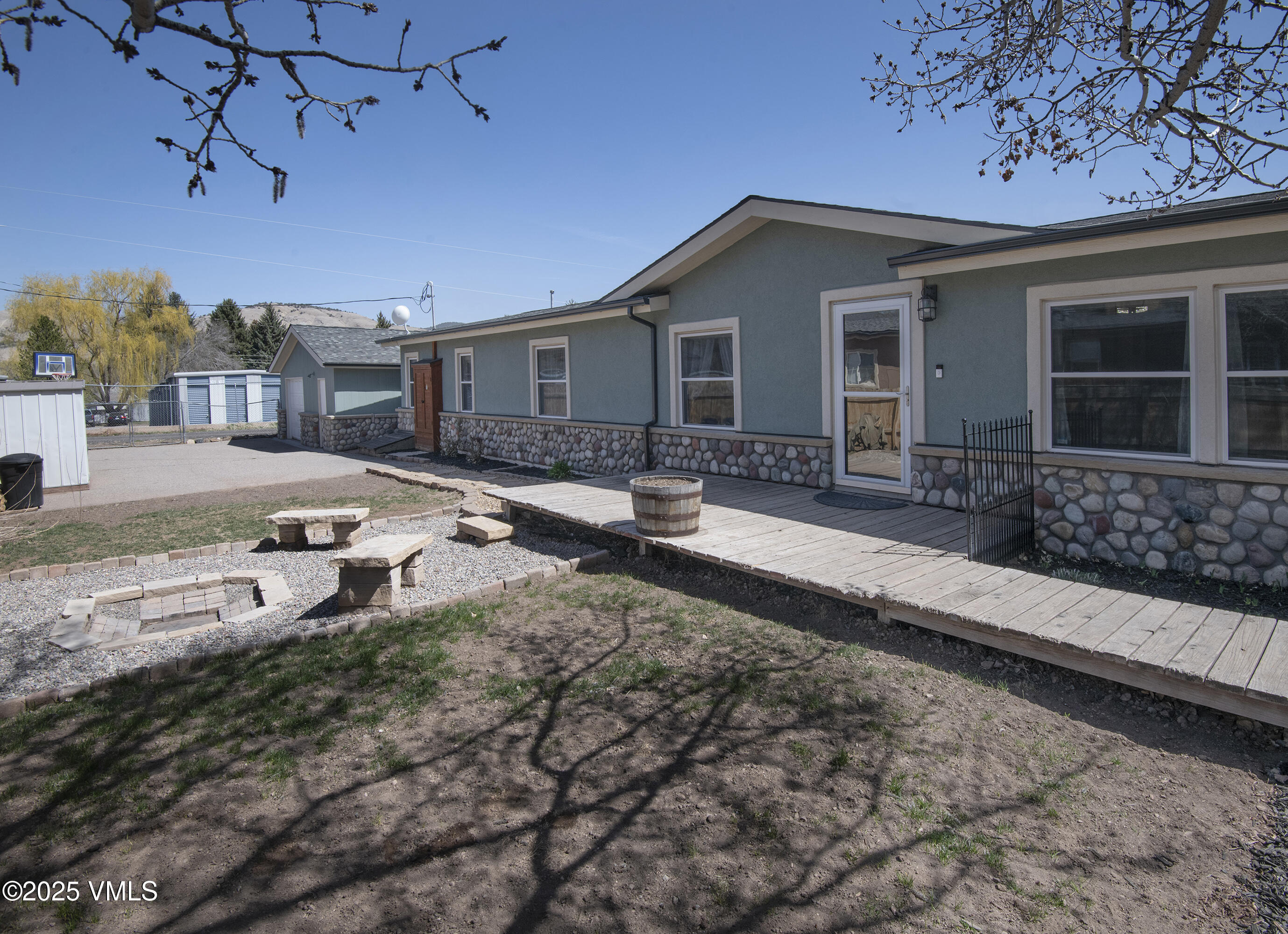 112 Spring Circle Property Photo 1