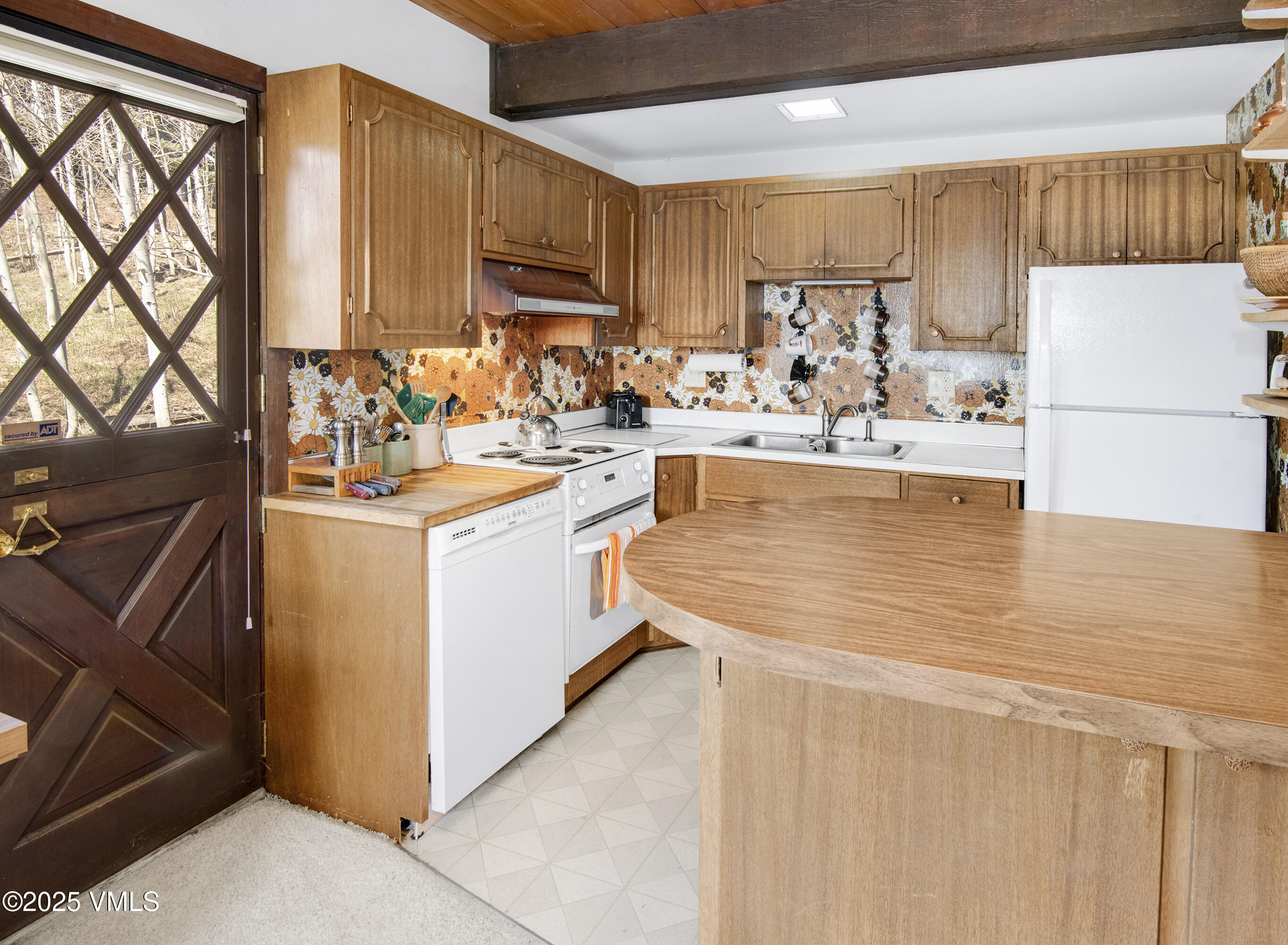 2469 Chamonix Lane, E1 Property Photo 9