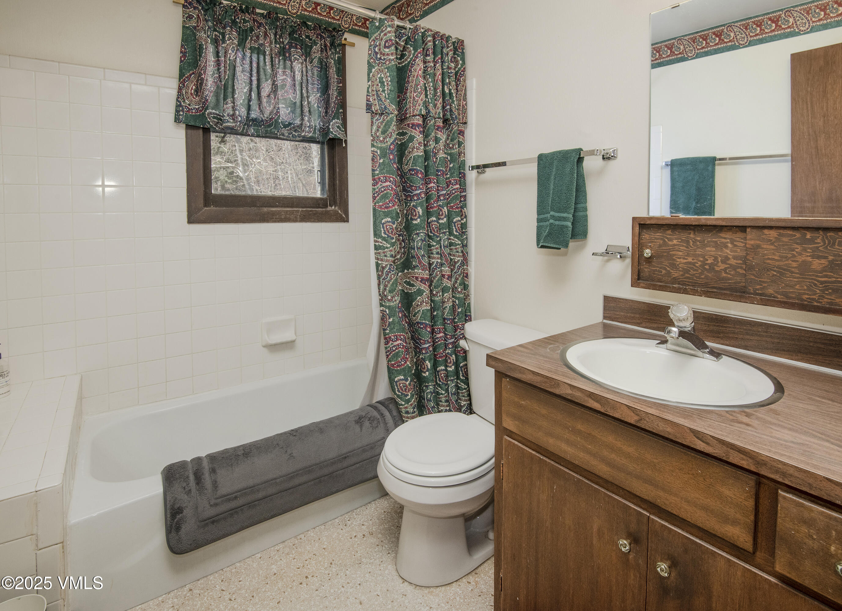 2469 Chamonix Lane, E1 Property Photo 17