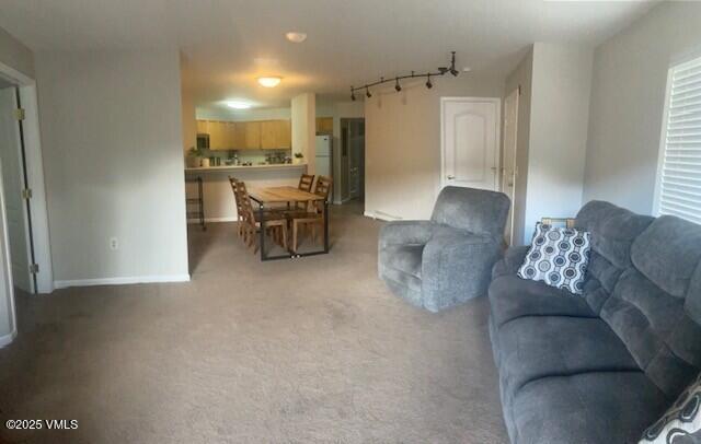 1902 Crazy Horse Circle Property Photo 2