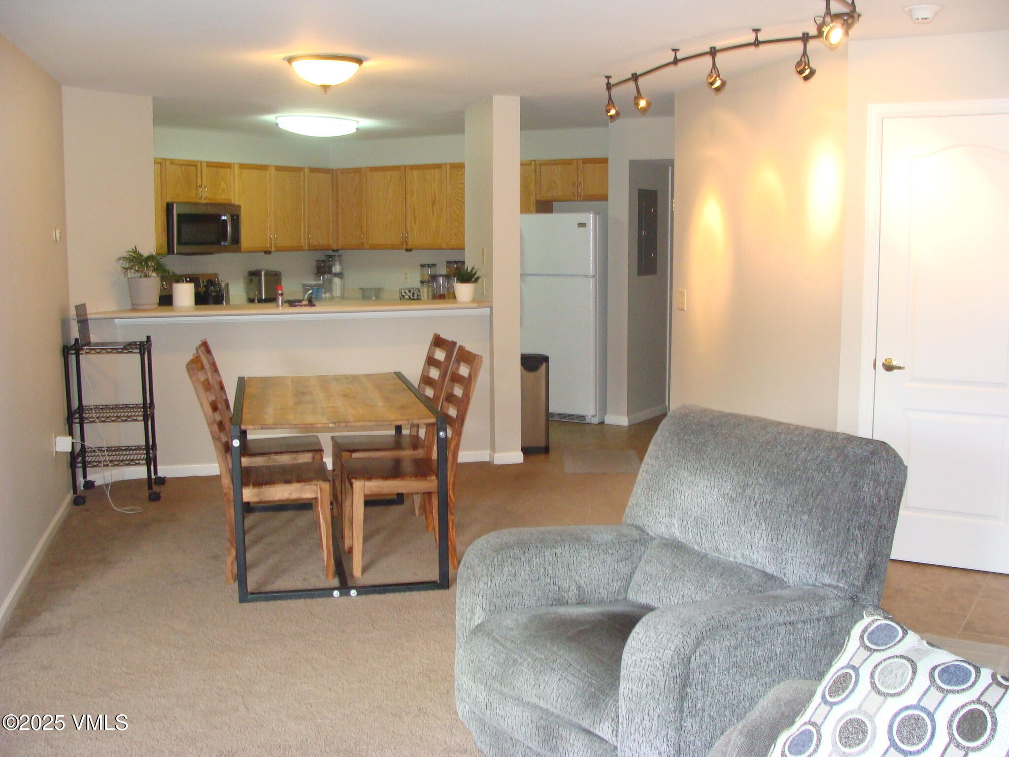 1902 Crazy Horse Circle Property Photo 8