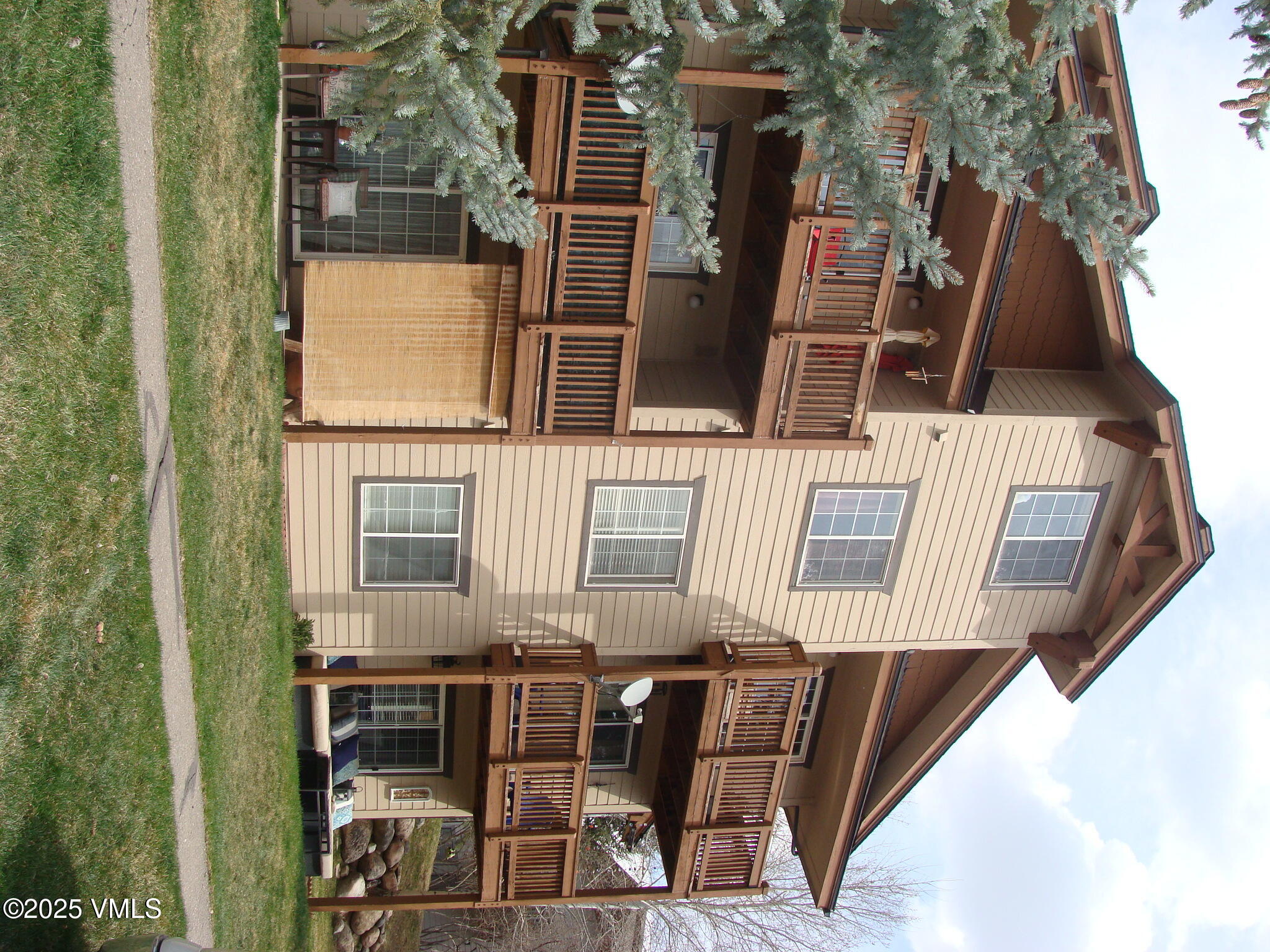 1902 Crazy Horse Circle Property Photo 10
