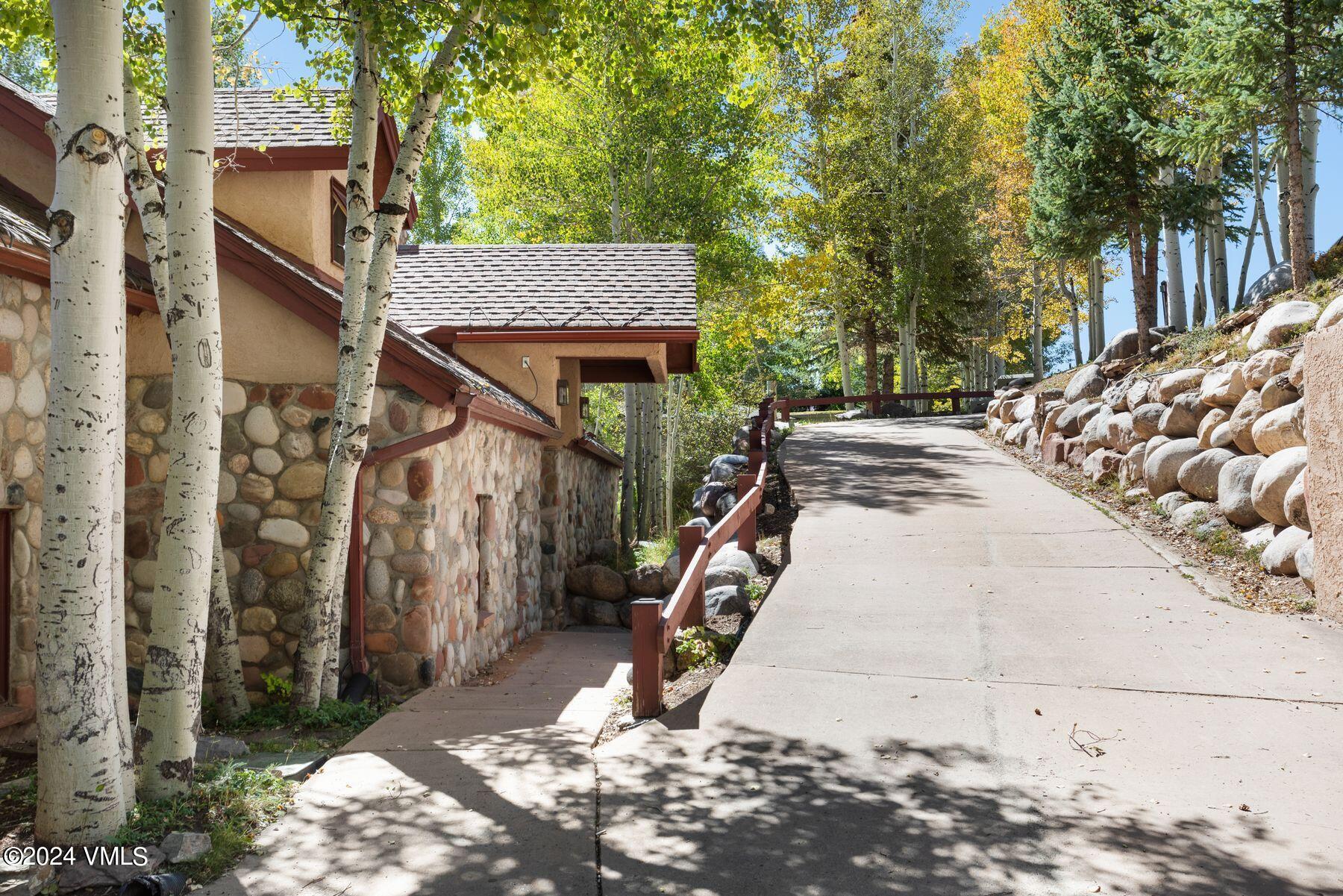 4765 Wildridge Road Property Photo 18